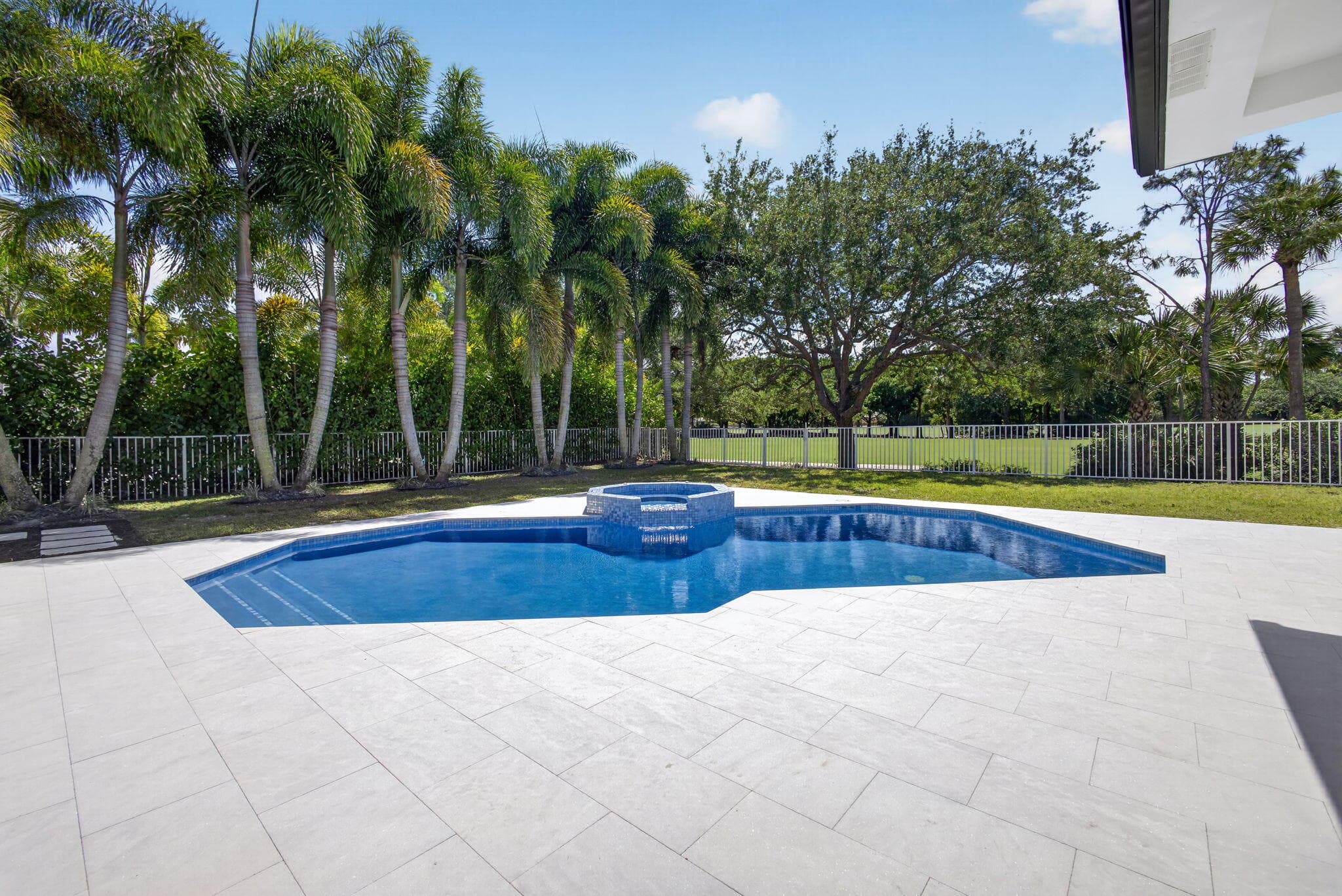 2725 Seneca Circle, West Palm Beach, FL 33409 — photo 84 of 108
