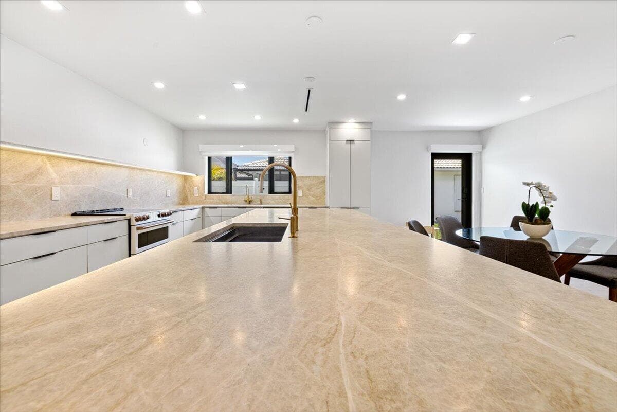 6897 Terra Tranquila Drive, Boca Raton, FL 33433 — photo 12 of 57
