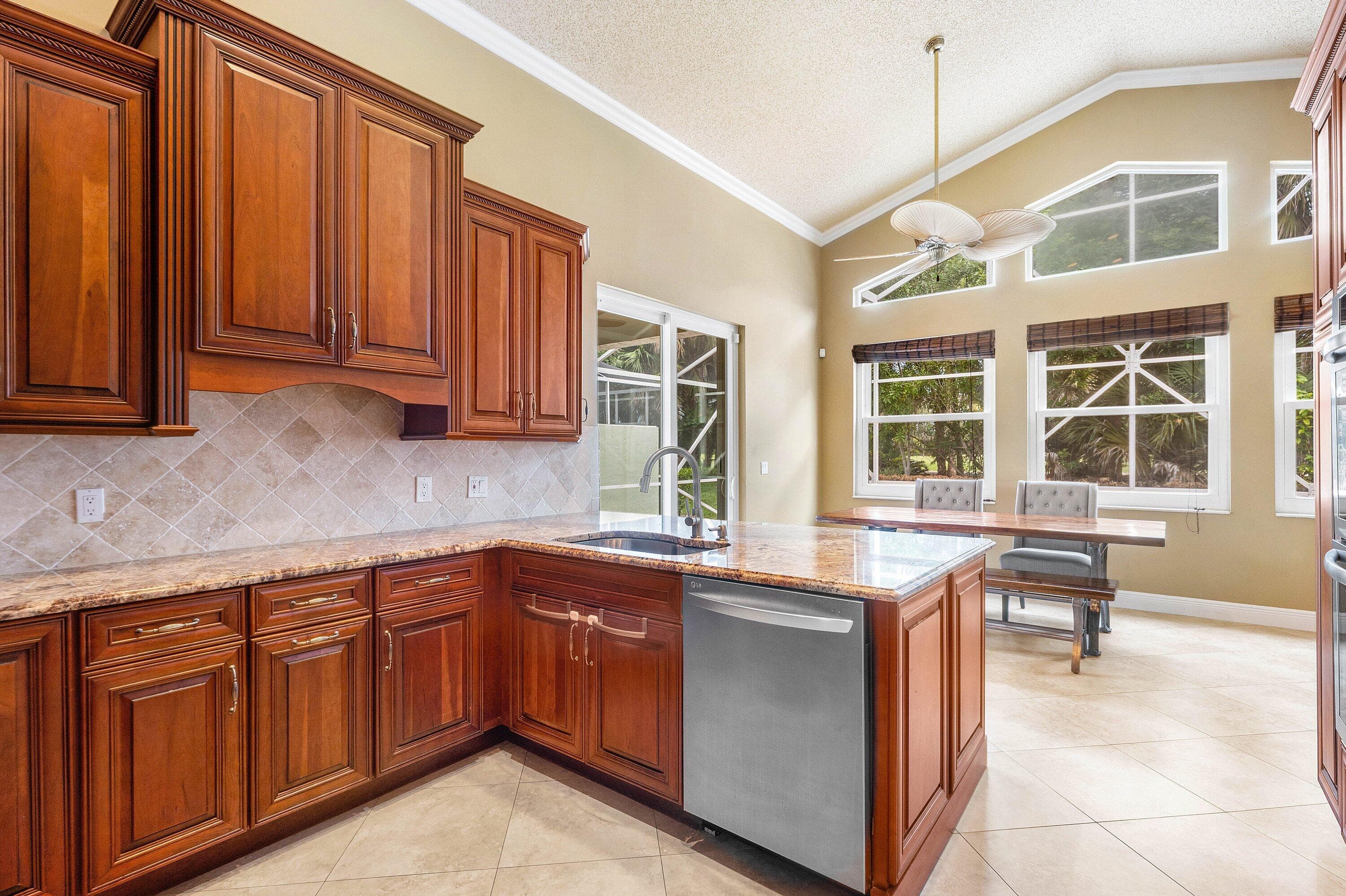 9101 Baybury Lane, West Palm Beach, FL 33411 — photo 5 of 27