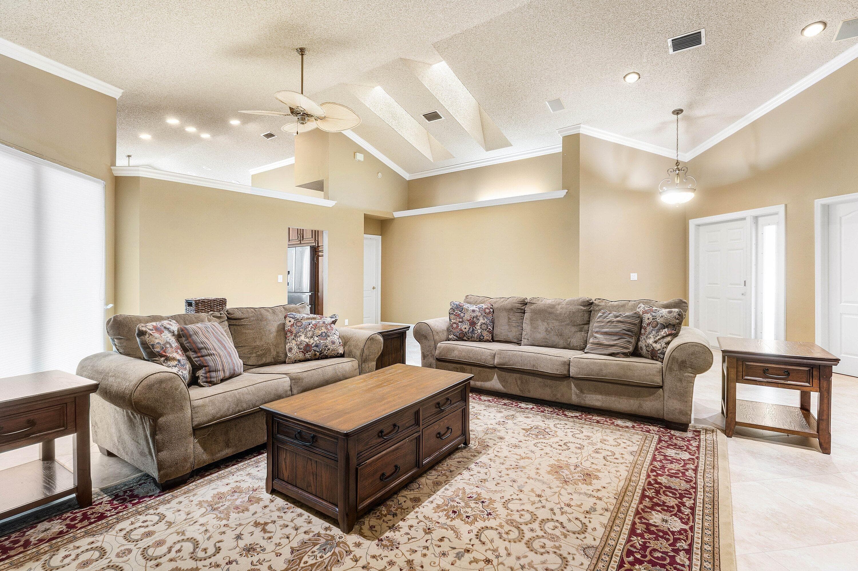 9101 Baybury Lane, West Palm Beach, FL 33411 — photo 3 of 27