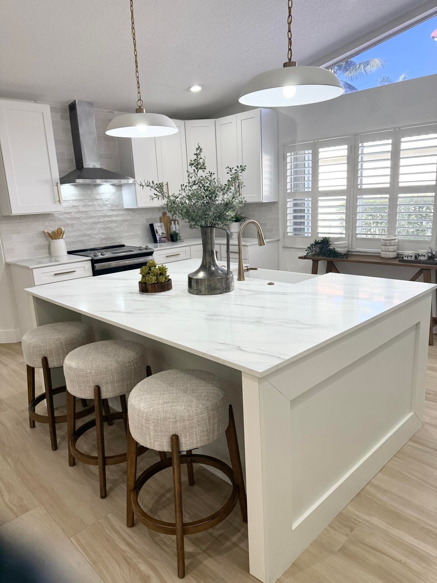 921 Lakewood Court, Weston, FL 33326 — photo 10 of 57
