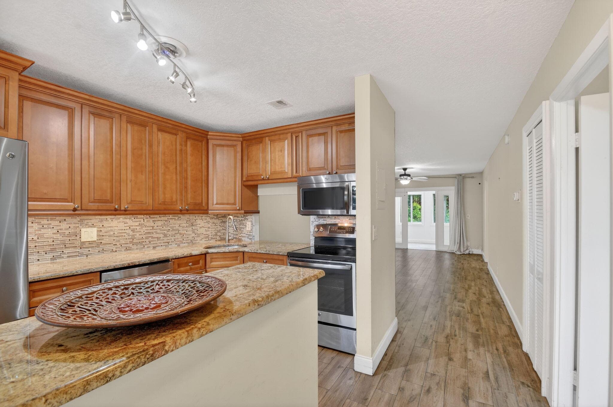 112 Lake Olive Drive, Royal Palm Beach, FL 33411 — photo 8 of 64