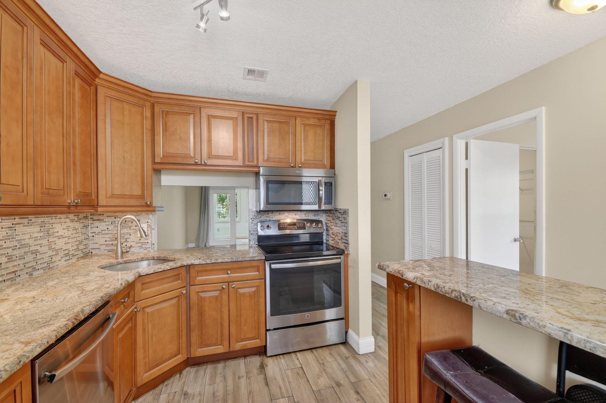 112 Lake Olive Drive, Royal Palm Beach, FL 33411 — photo 10 of 64