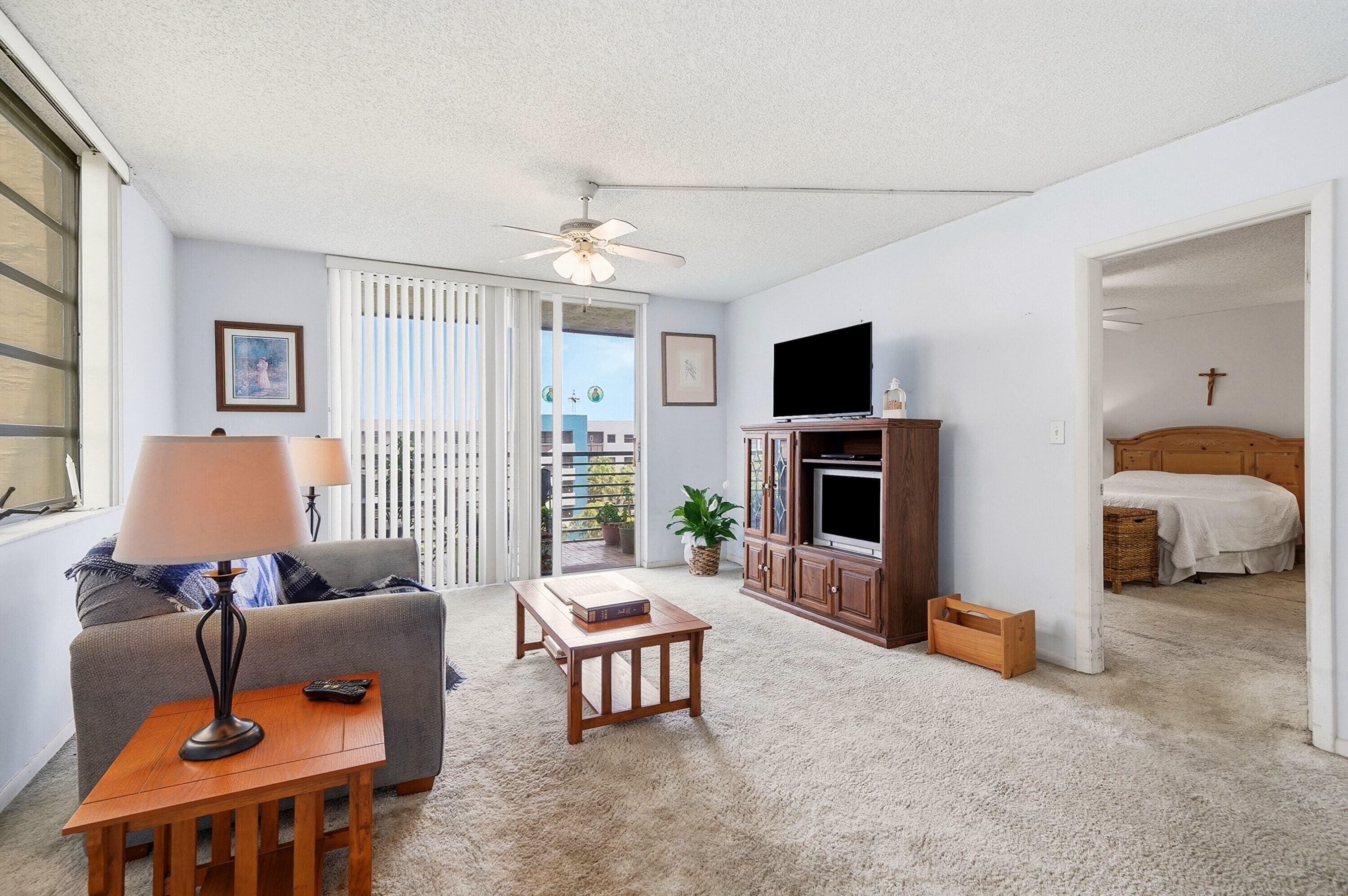 901 Colony Point Circle 523, Pembroke Pines, FL 33026 — photo 17 of 45