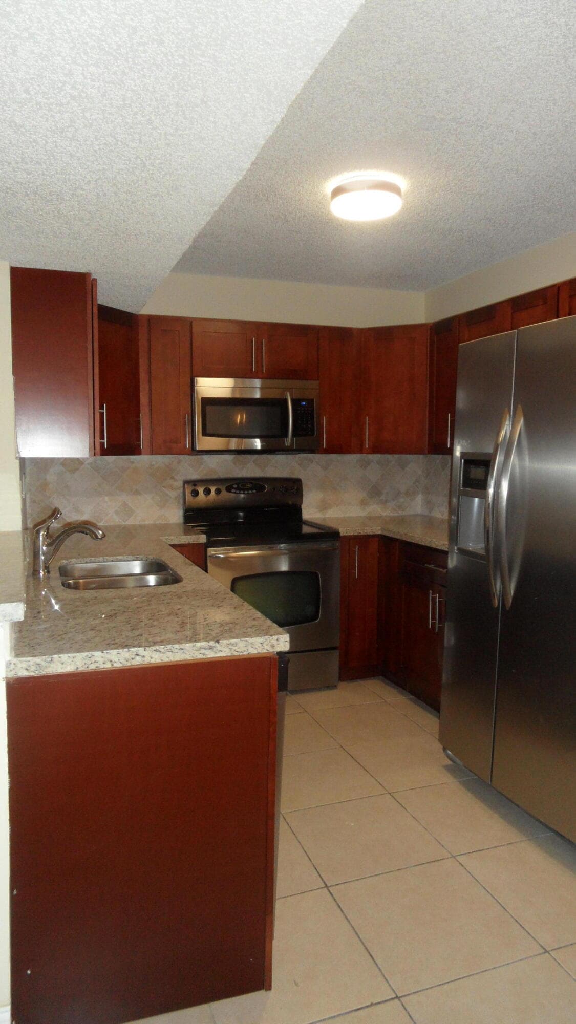 351 Palm Way 201, Pembroke Pines, FL 33025 — photo 2 of 33