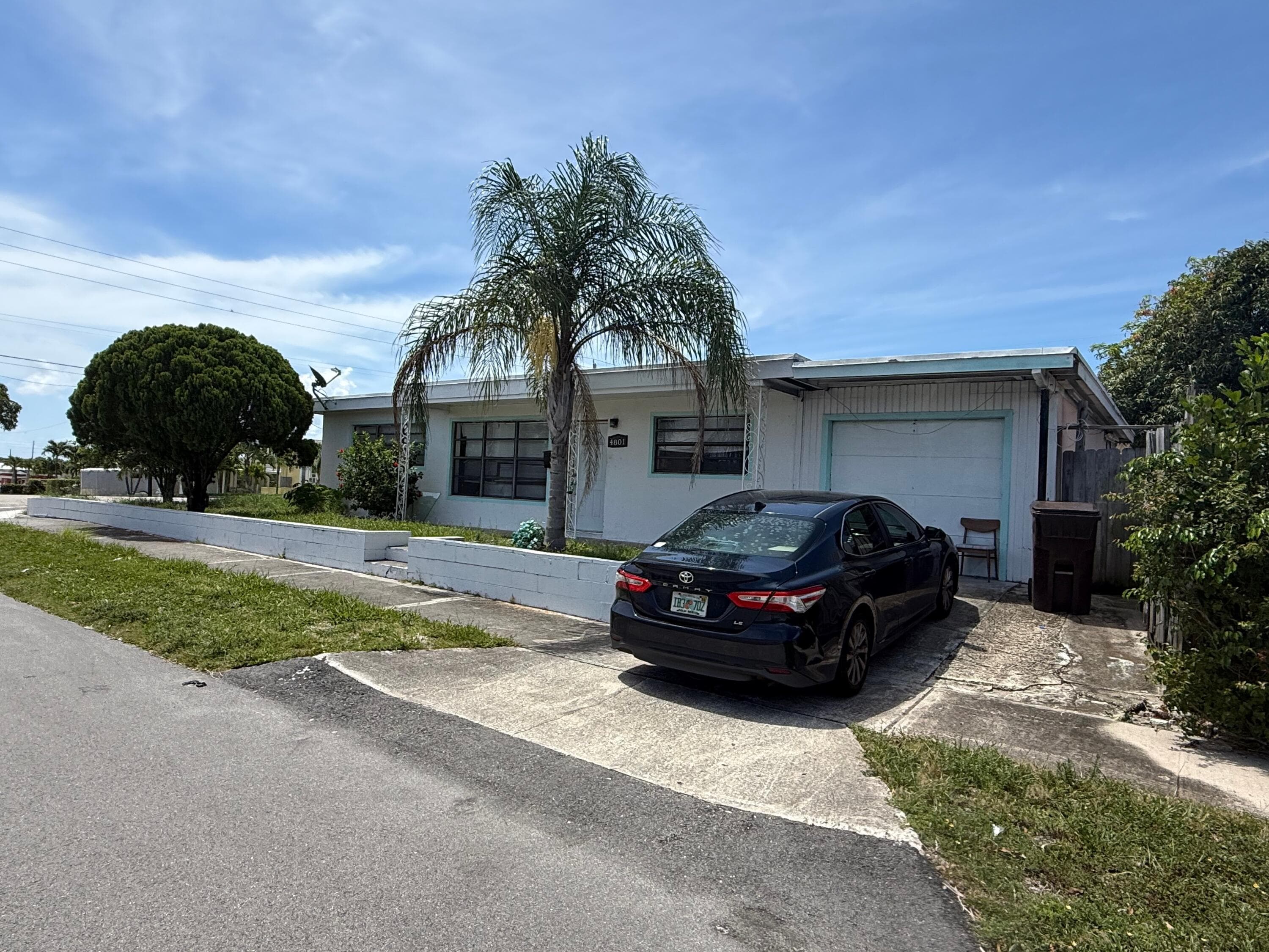4801 Parker Avenue, West Palm Beach, FL 33405 — photo 2 of 9