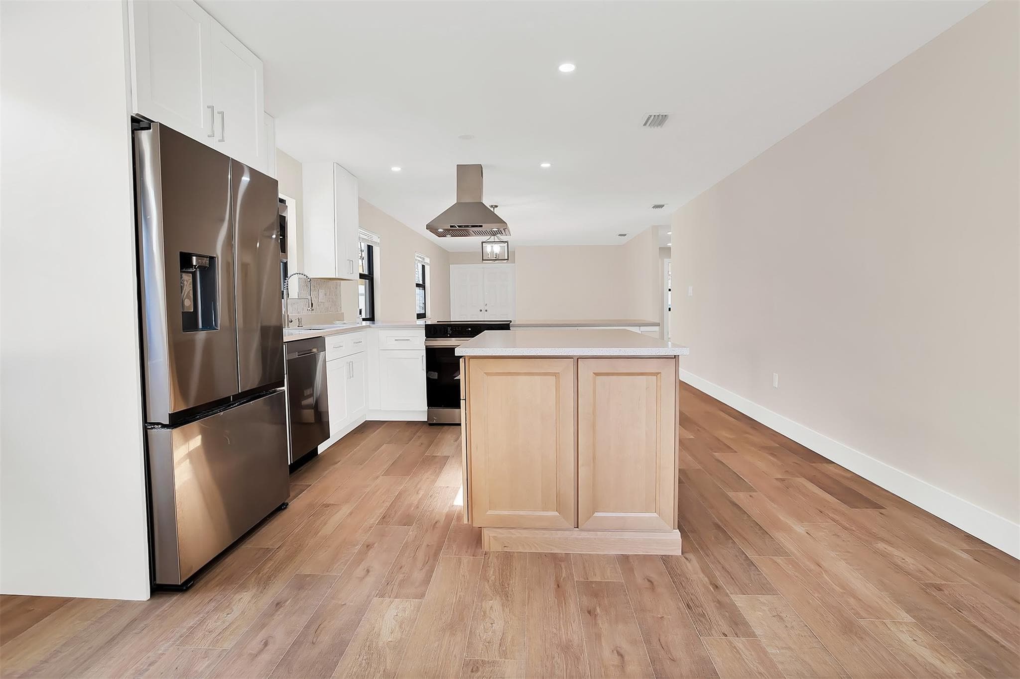 391 NW 58th Avenue, Miami, FL 33126 — photo 15 of 49