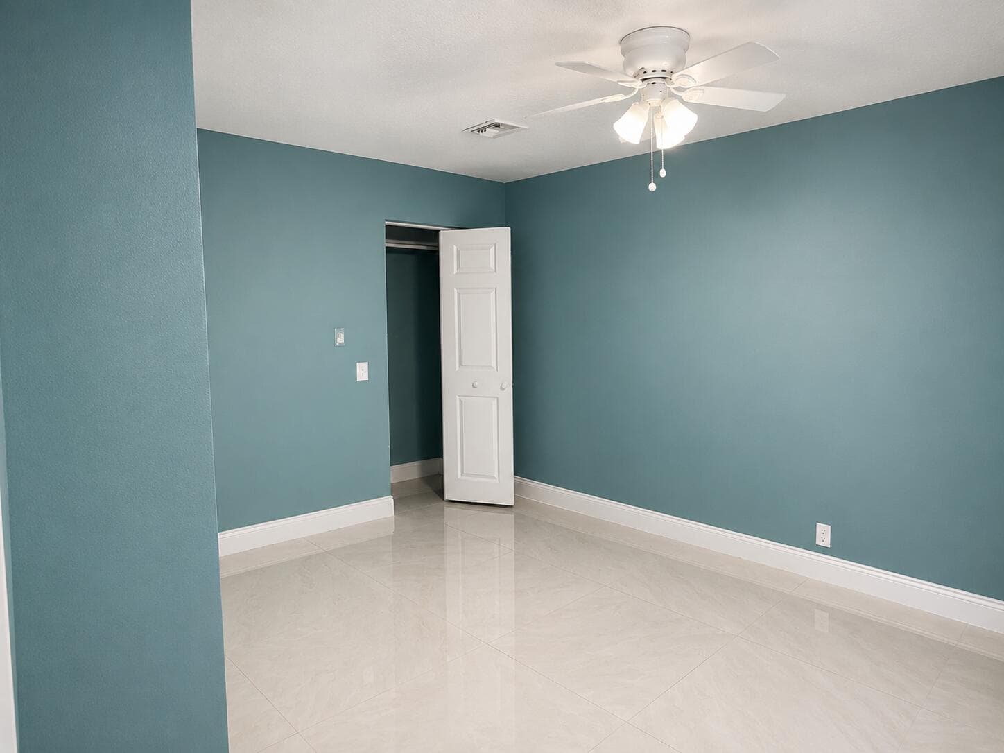 725 Dobbins Street 731, West Palm Beach, FL 33405 — photo 3 of 7