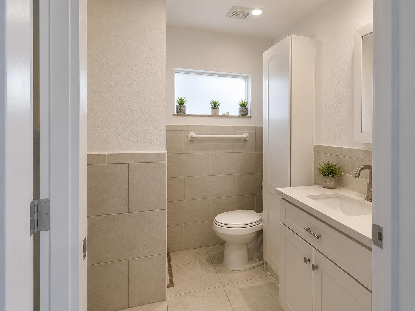 725 Dobbins Street 731, West Palm Beach, FL 33405 — photo 4 of 7