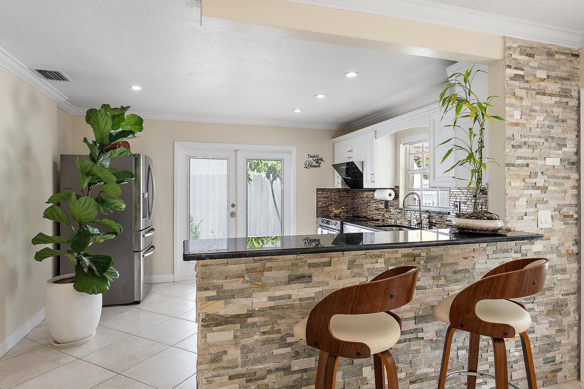 904 Ortega Road, West Palm Beach, FL 33405 — photo 7 of 21