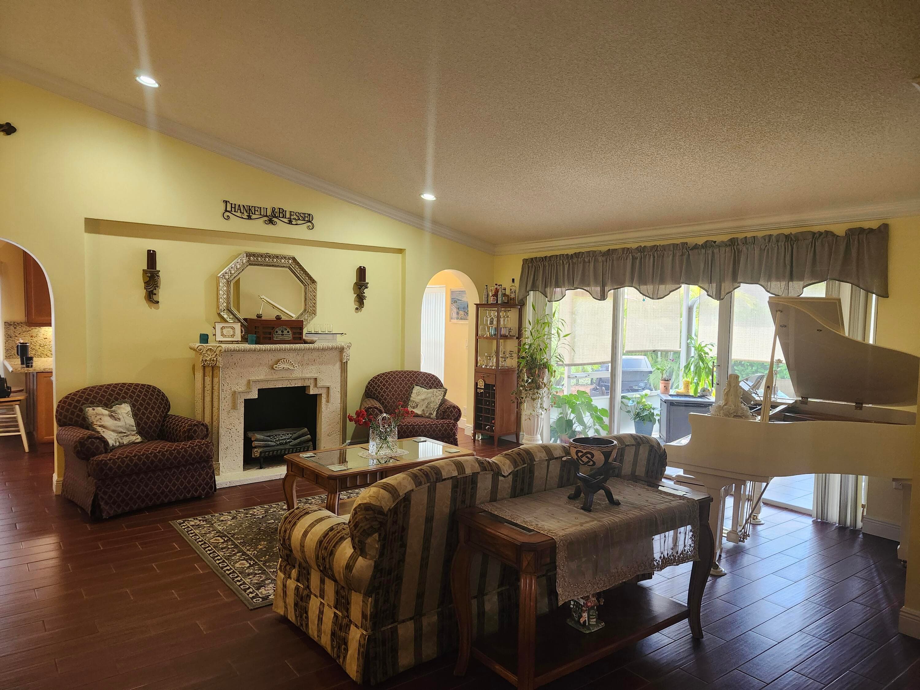 120 NW 189th Avenue NW, Pembroke Pines, FL 33029 — photo 7 of 52