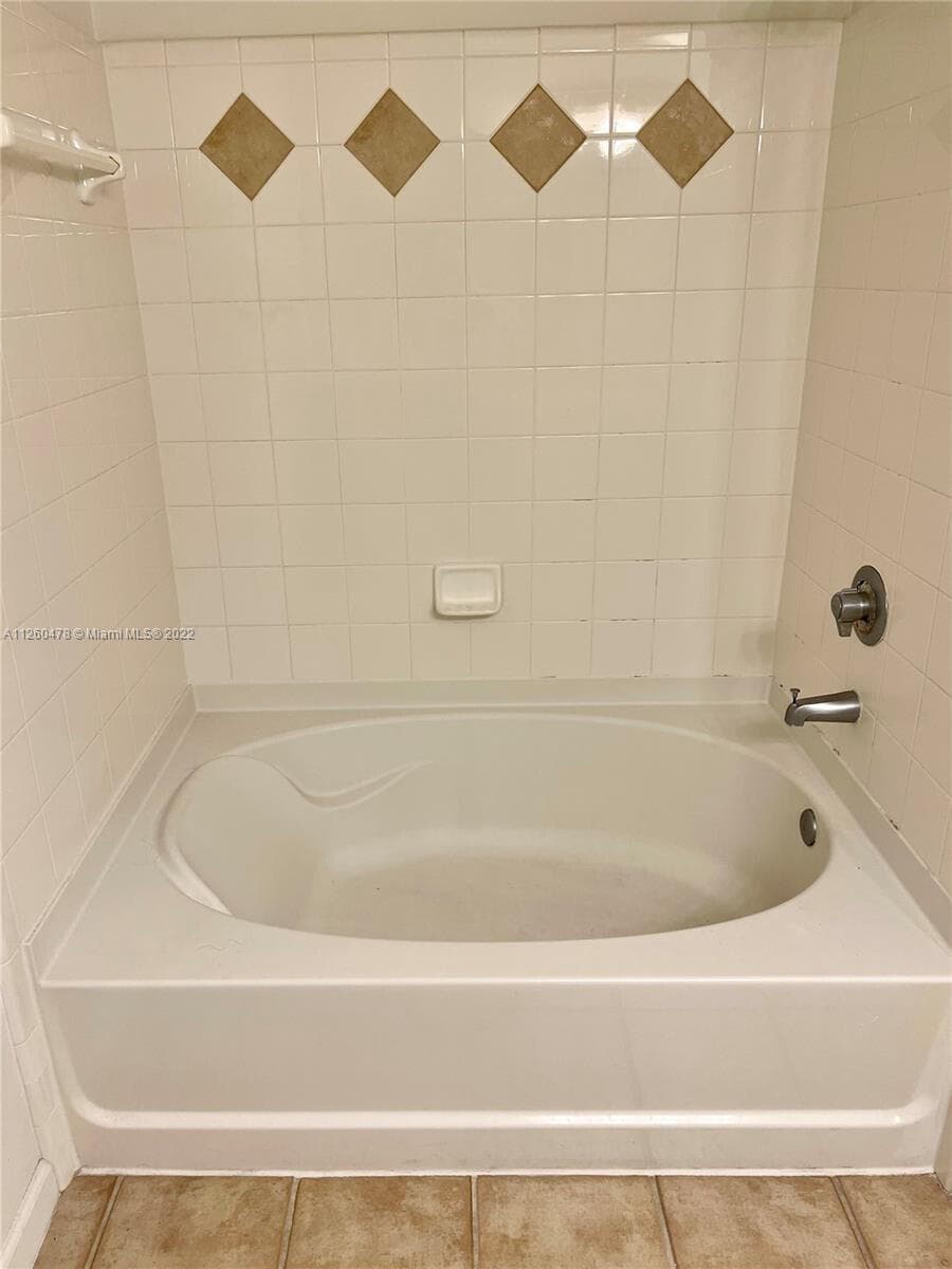 9887 Baywinds Drive 4305, West Palm Beach, FL 33411 — photo 12 of 29