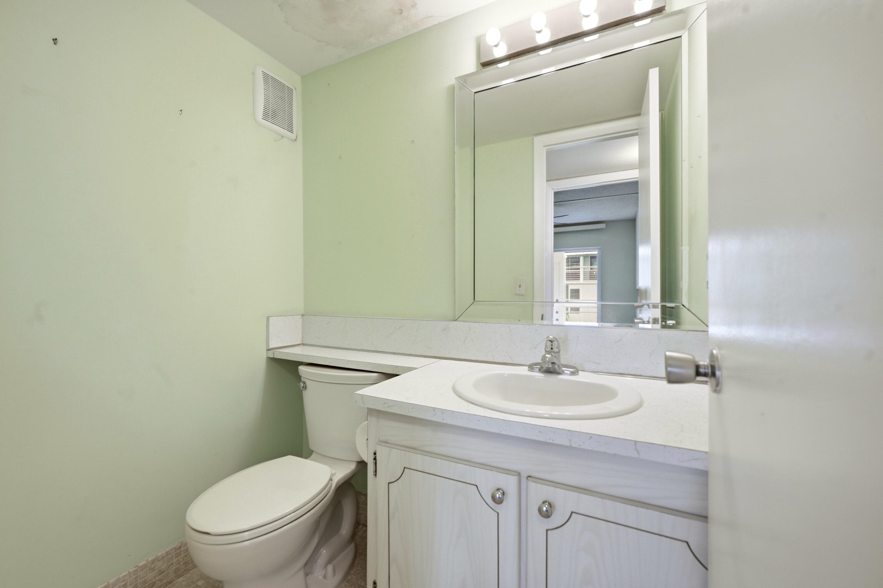 132 Cambridge F, West Palm Beach, FL 33417 — photo 18 of 25