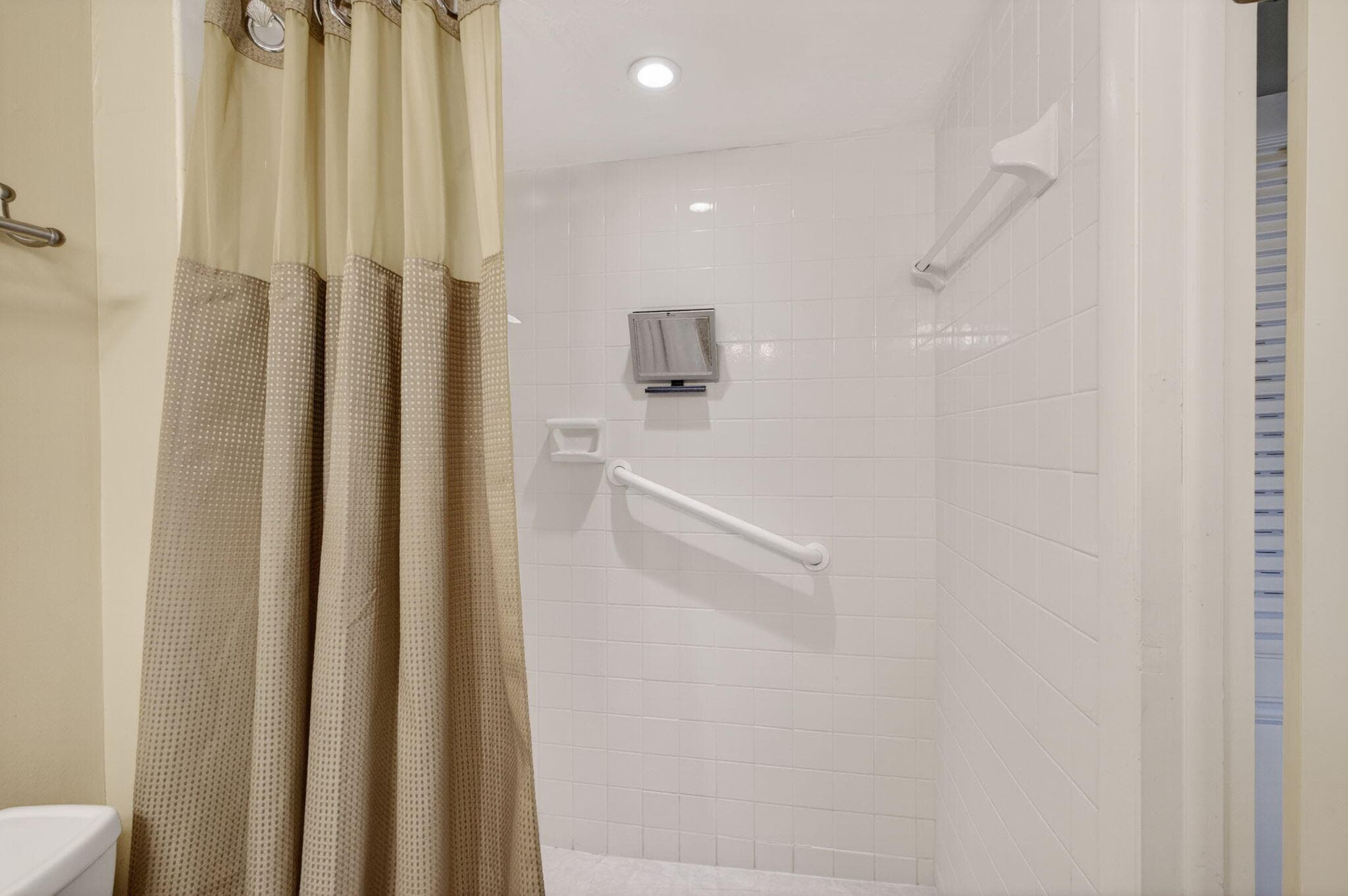 145 S Ocean Avenue 219, Palm Beach Shores, FL 33404 — photo 16 of 84