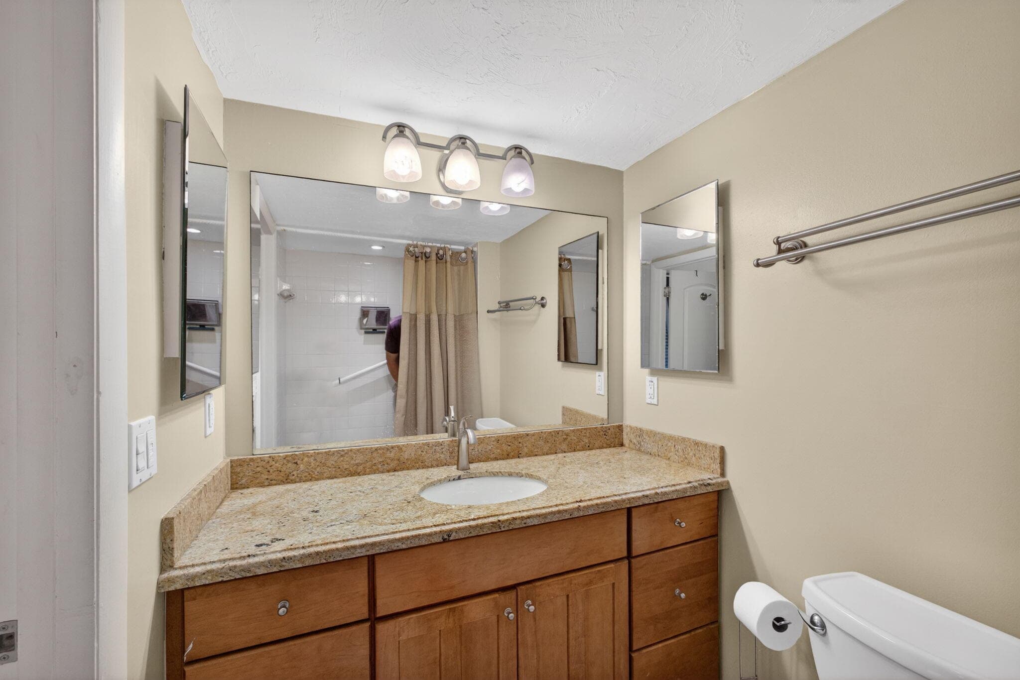 145 S Ocean Avenue 219, Palm Beach Shores, FL 33404 — photo 19 of 84