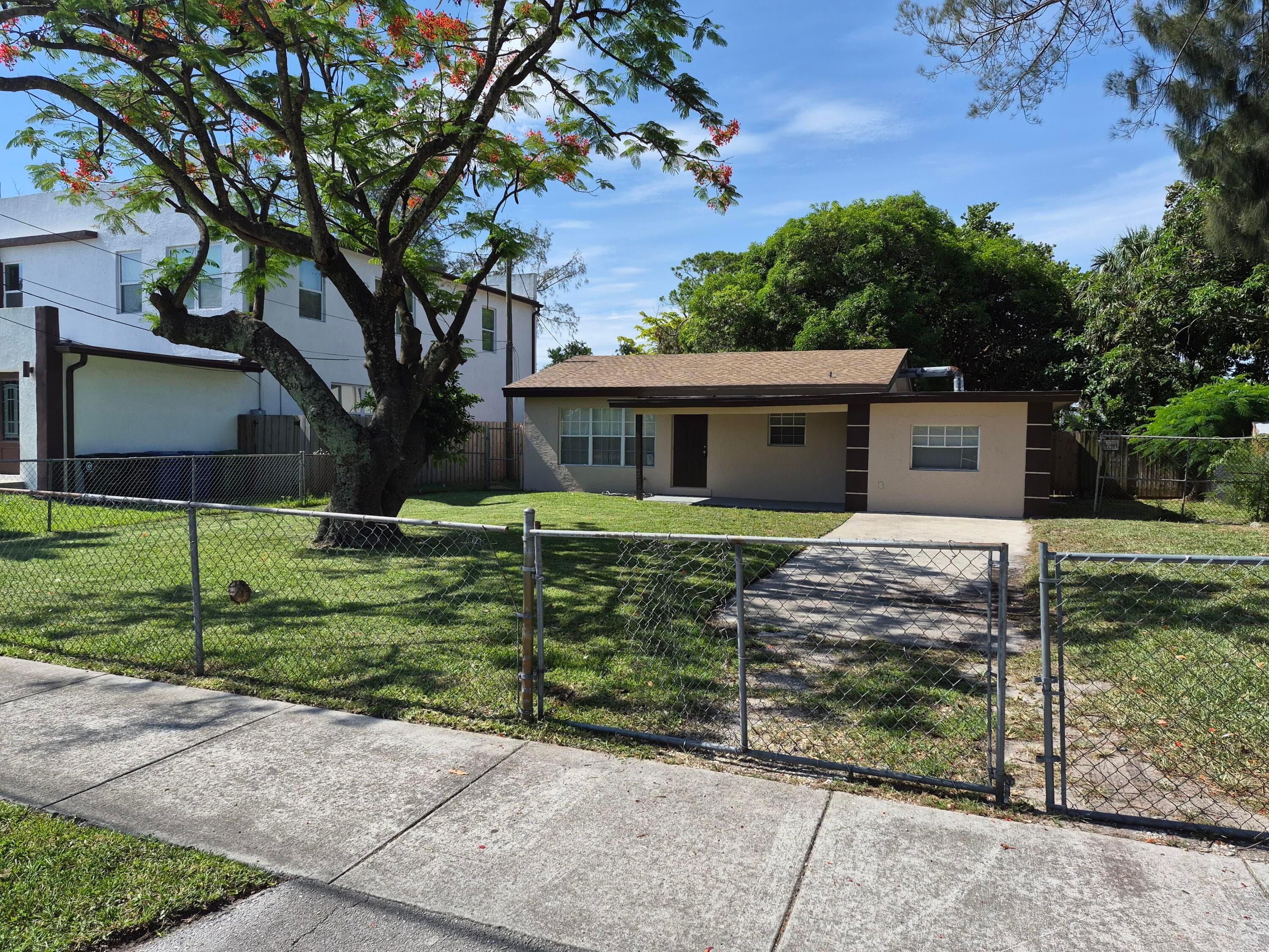 2798 NW 20th Street, Fort Lauderdale, FL 33311 — photo 3 of 3