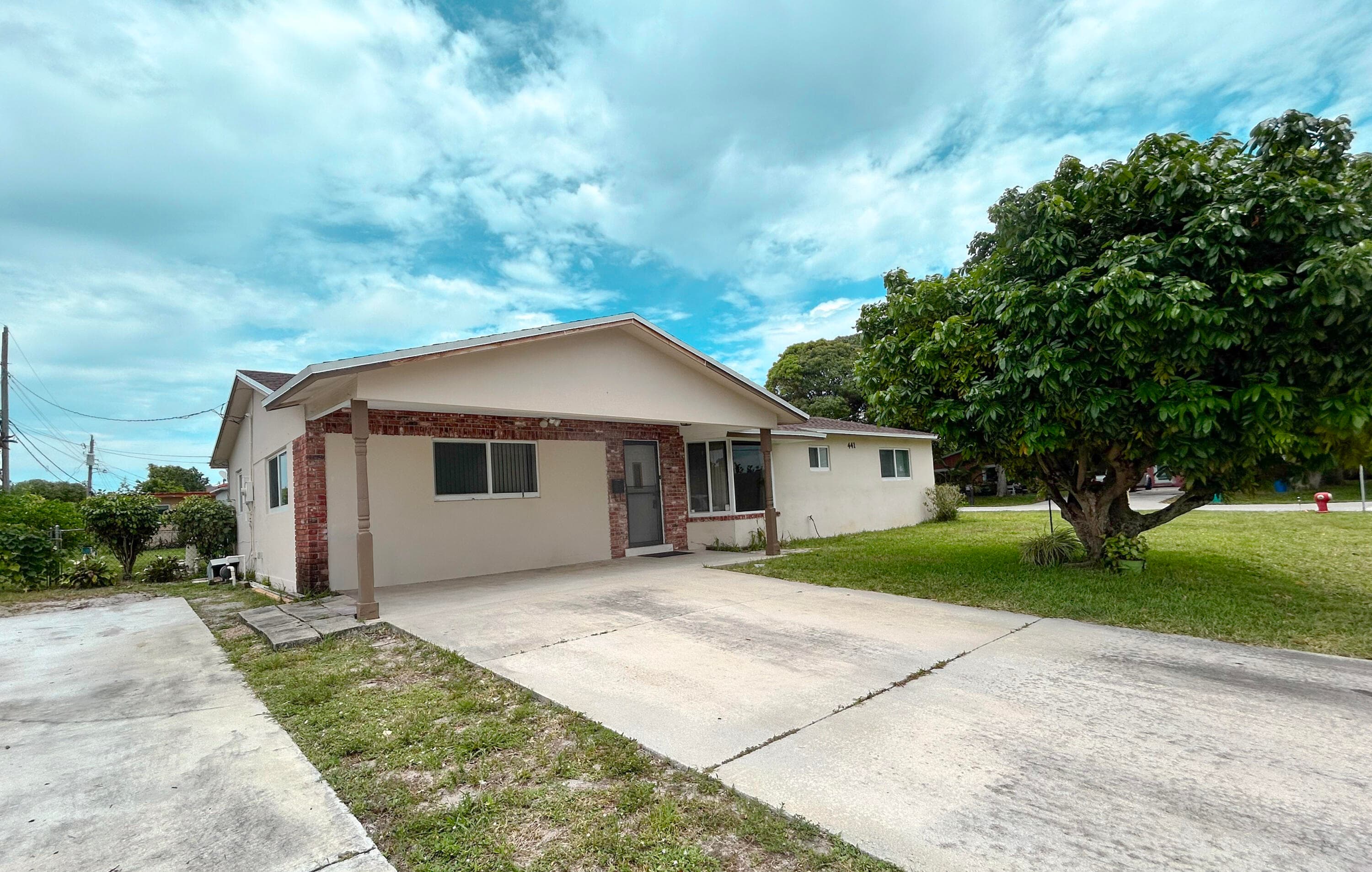 441 SW 6th Avenue, Boynton Beach, FL 33435 — photo 2 of 47