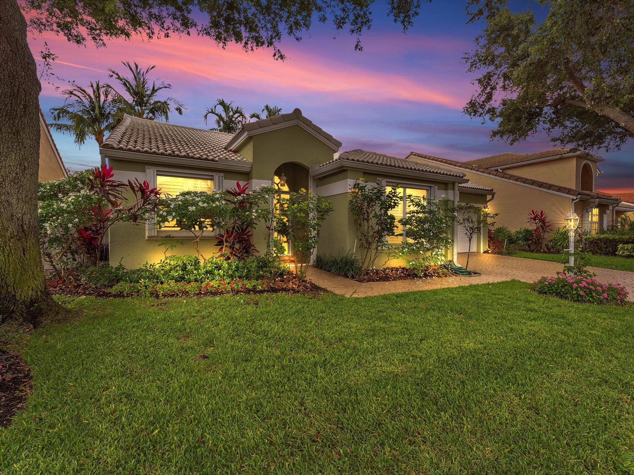 1097 Roble Way, Palm Beach Gardens, FL 33410 — photo 1 of 30