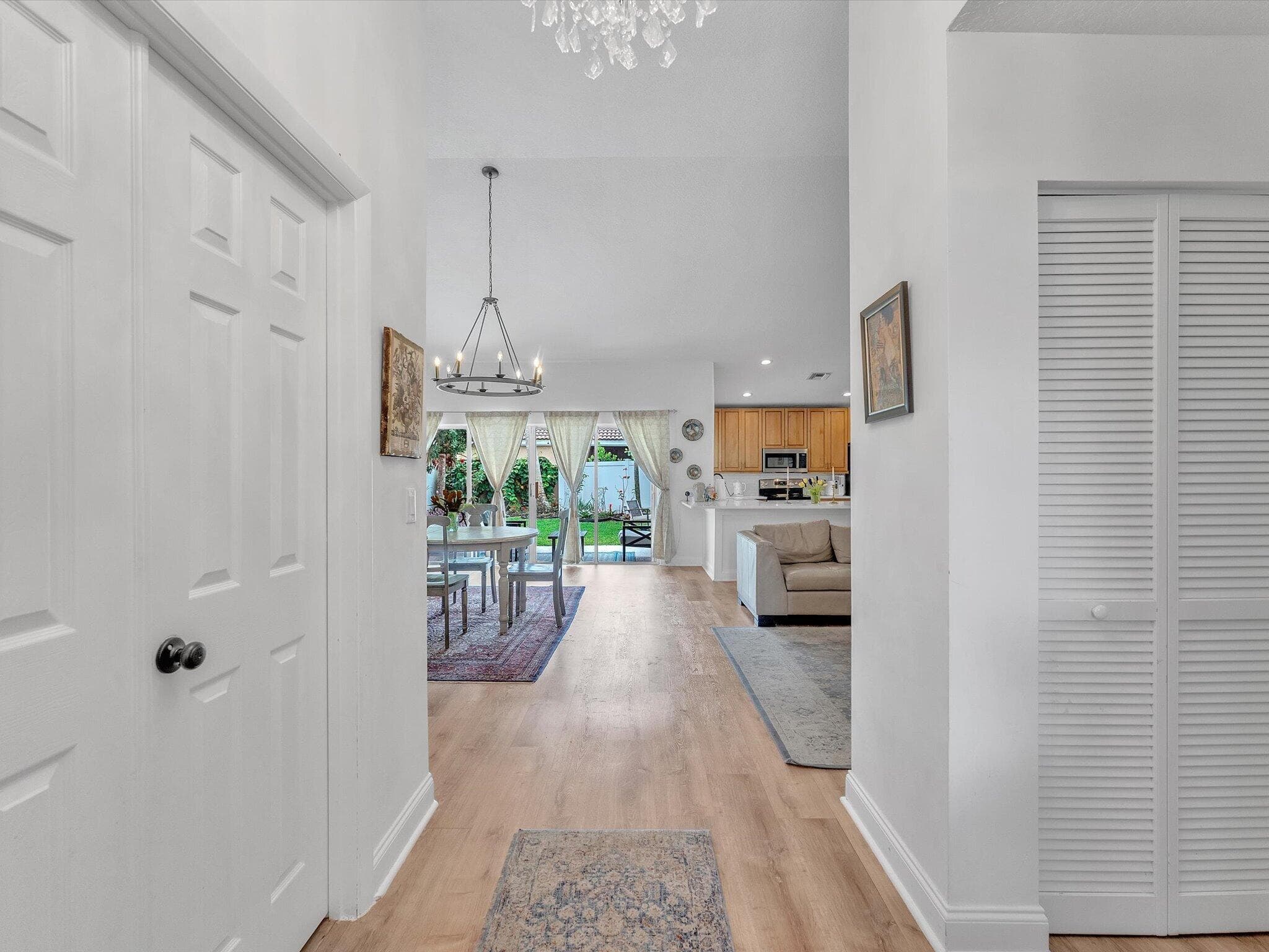 1097 Roble Way, Palm Beach Gardens, FL 33410 — photo 3 of 30