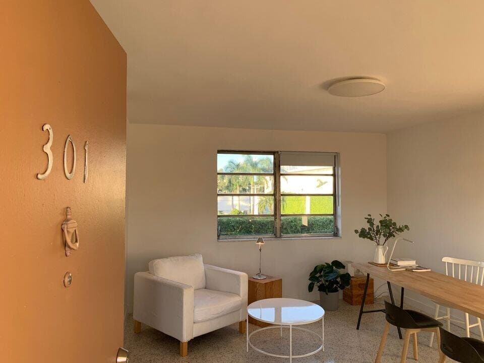 649 SW 9th Street 301, Miami, FL 33130 — photo 1 of 9