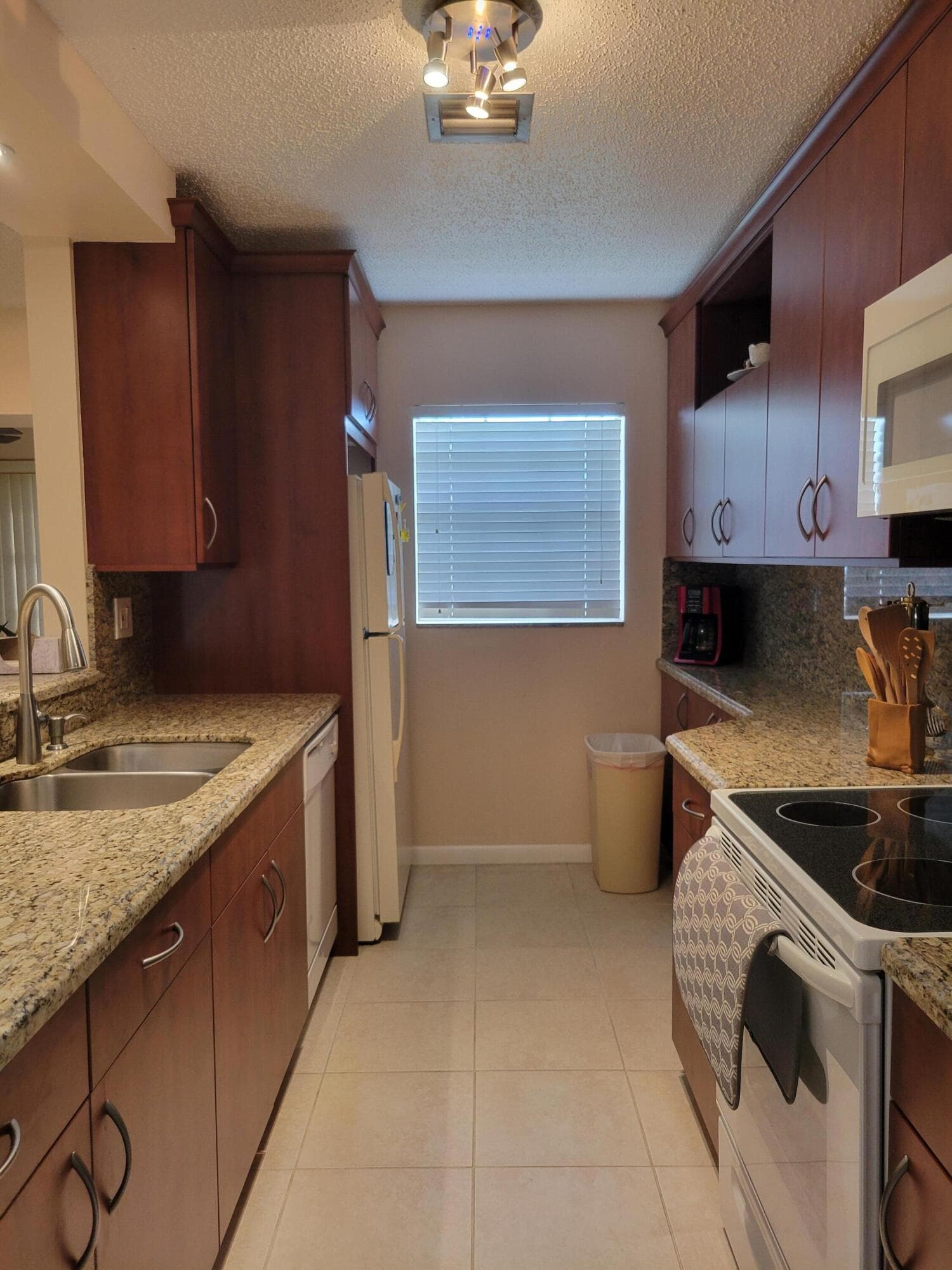 14629 Canalview Drive C, Delray Beach, FL 33484 — photo 11 of 32