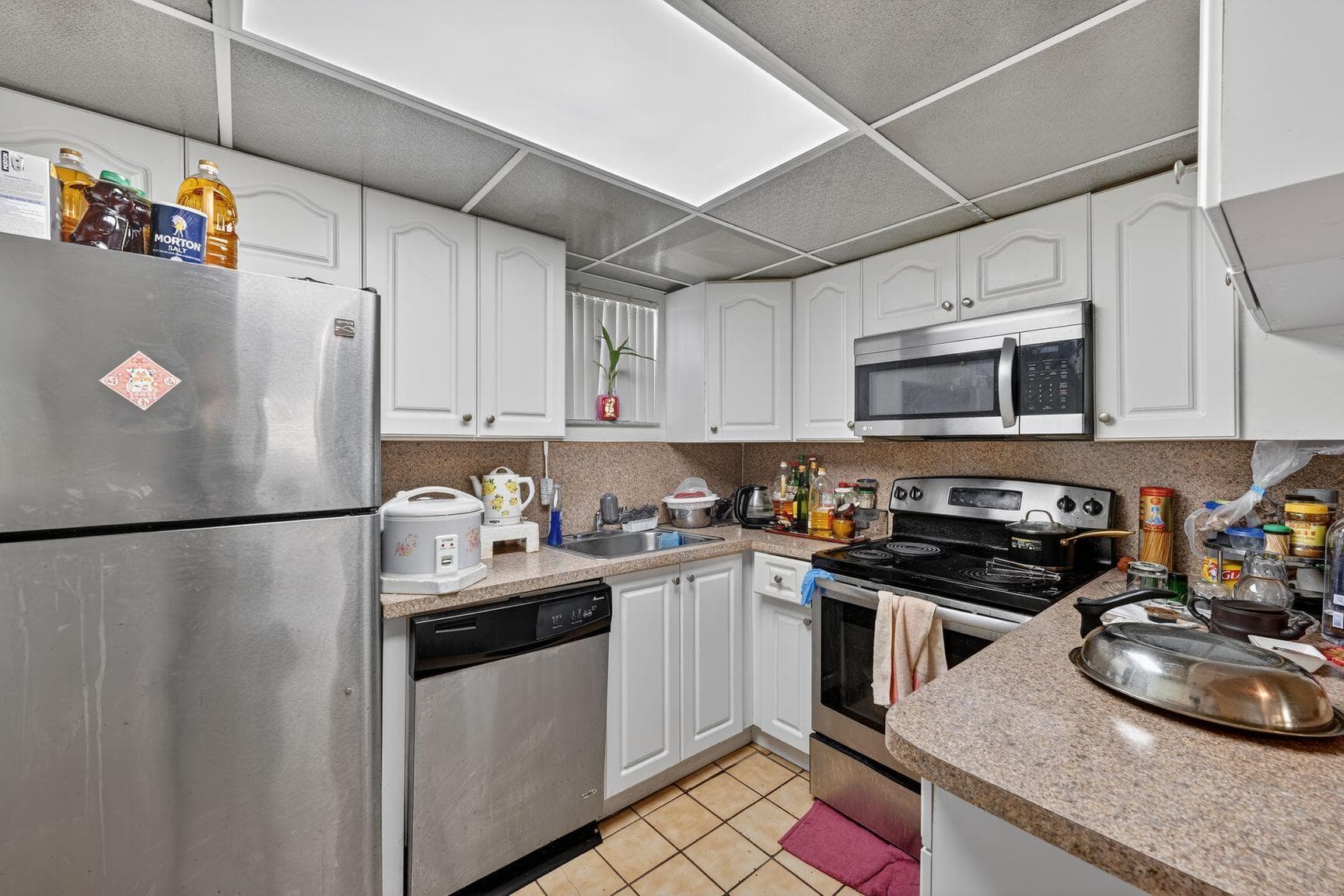 8290 Lake Drive 305, Doral, FL 33166 — photo 10 of 16
