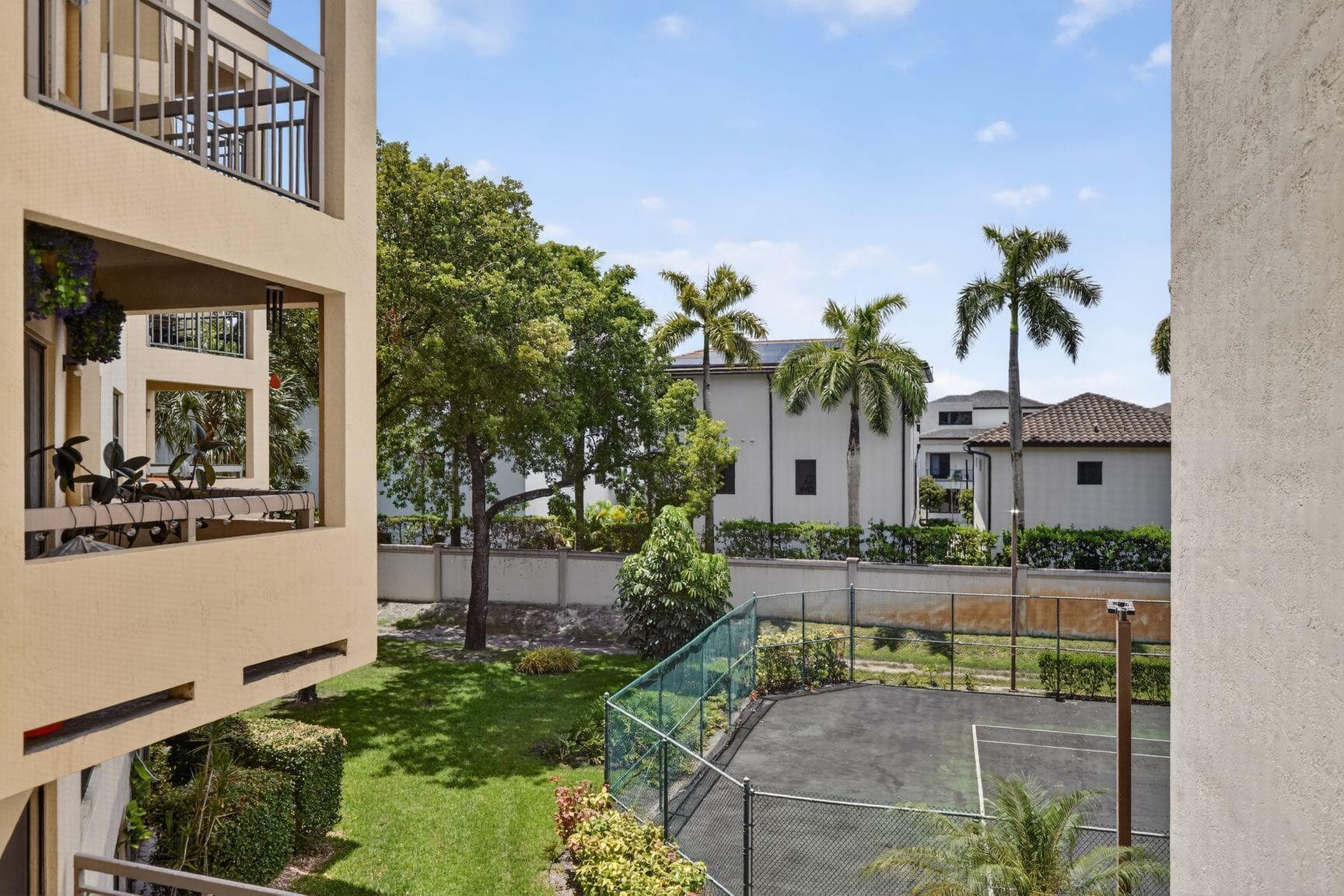 8290 Lake Drive 305, Doral, FL 33166 — photo 12 of 16