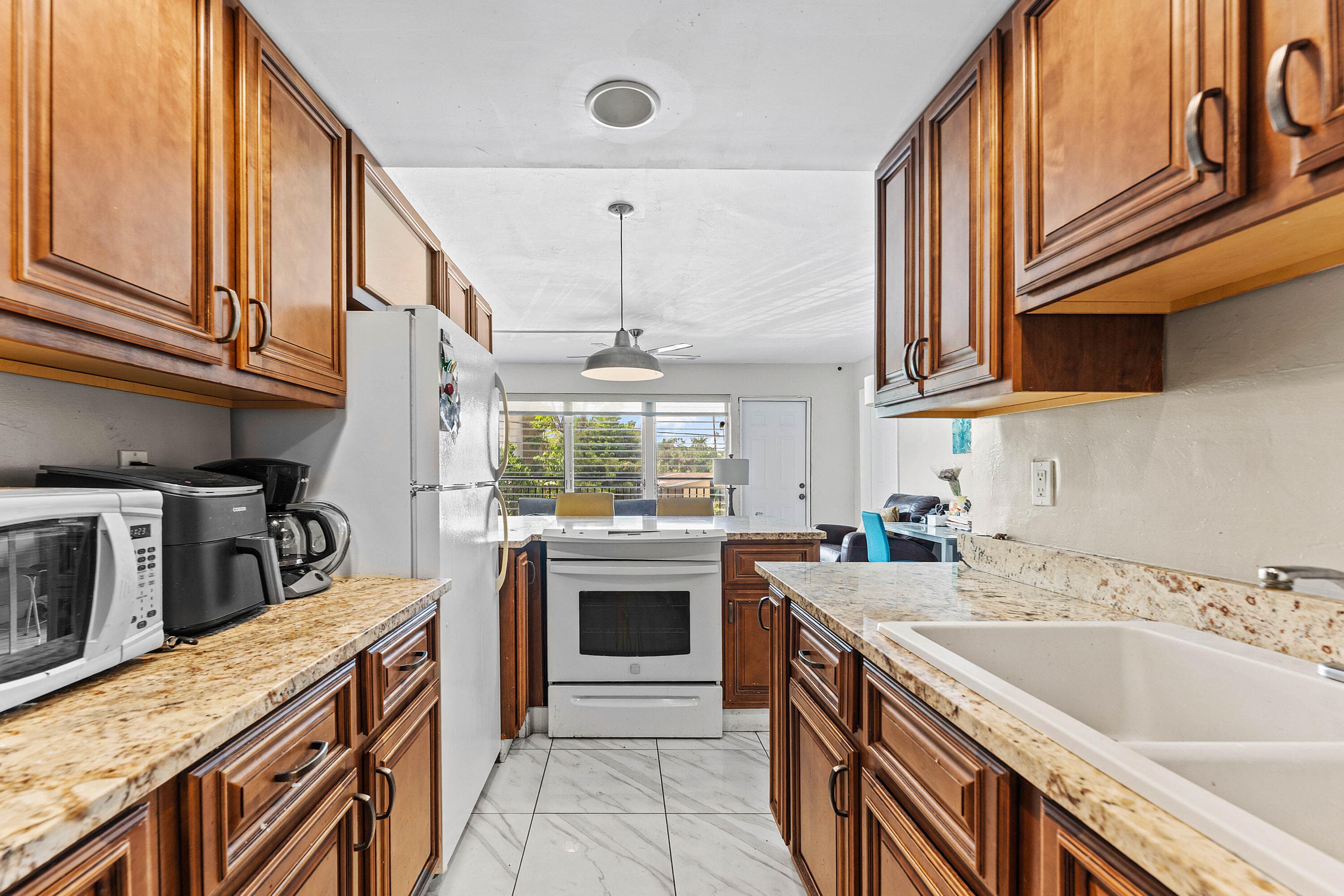 1045 SE 15th Street 13d, Fort Lauderdale, FL 33316 — photo 10 of 22