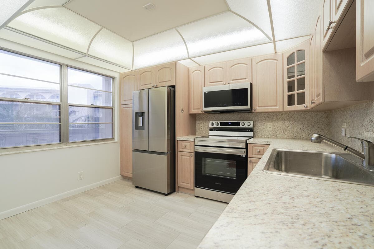 4401 Martinique Court D2, Coconut Creek, FL 33066 — photo 5 of 65