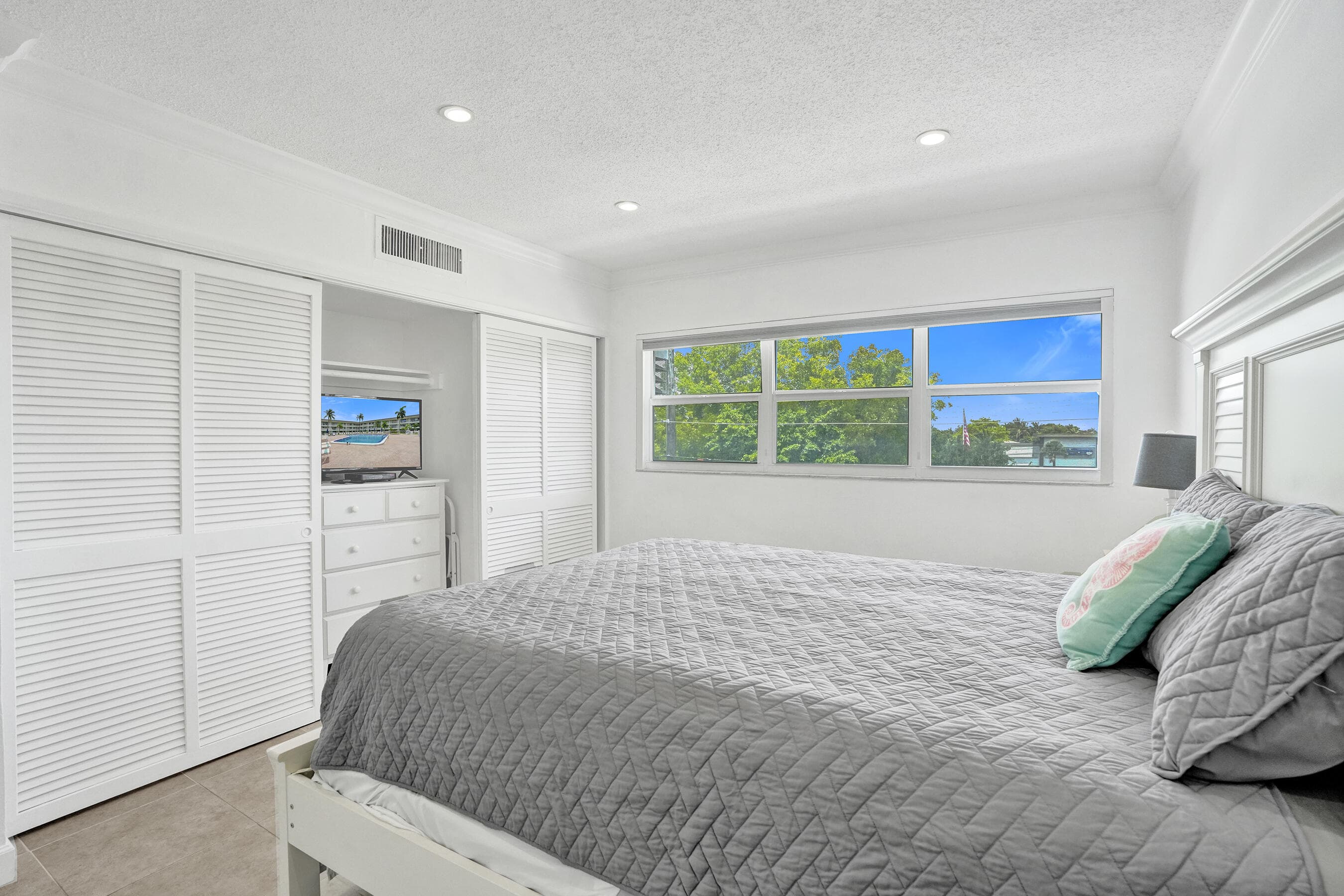 5203 NE 24th Terrace B314, Fort Lauderdale, FL 33308 — photo 5 of 44