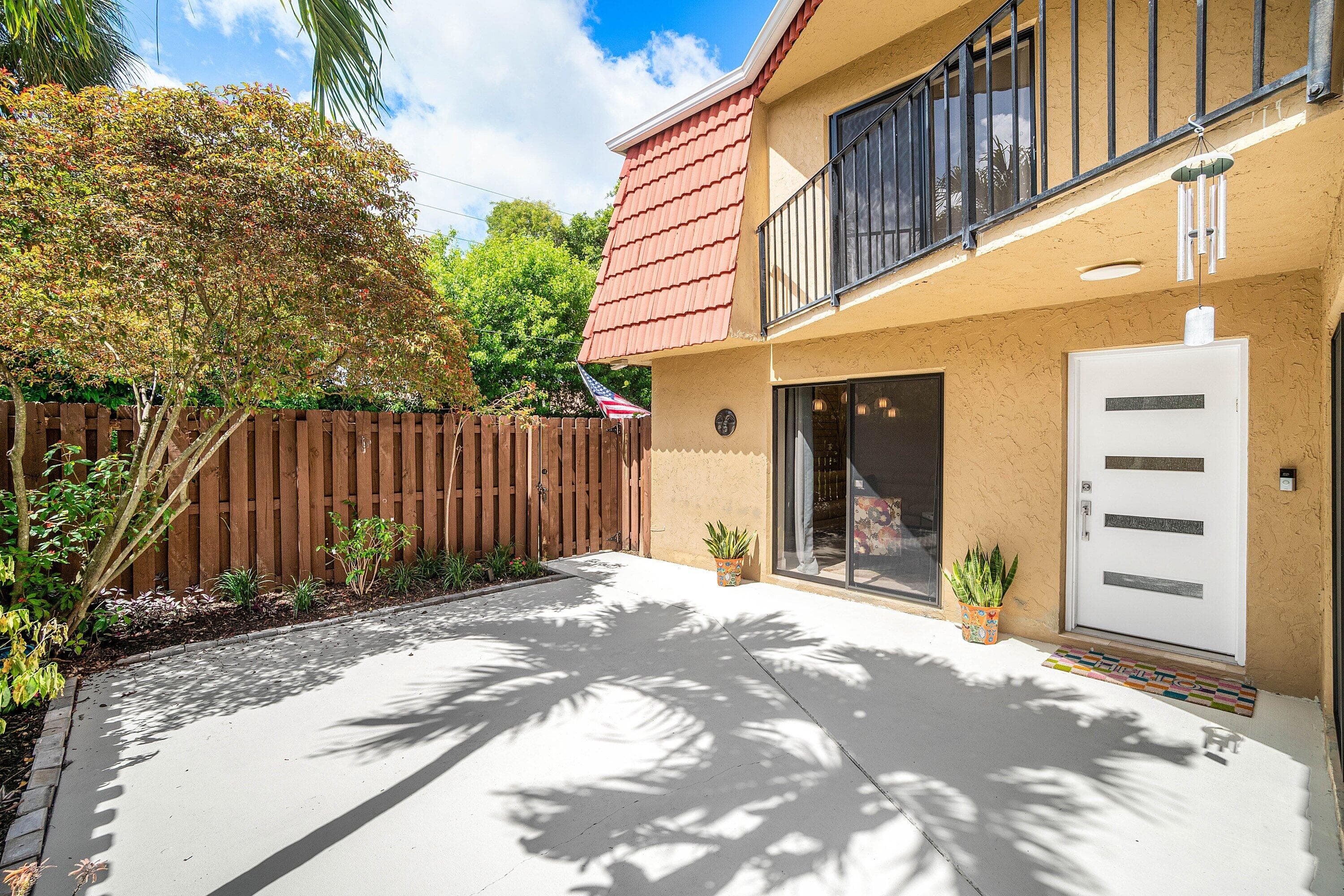8122 Thames Boulevard C, Boca Raton, FL 33433 — photo 2 of 43