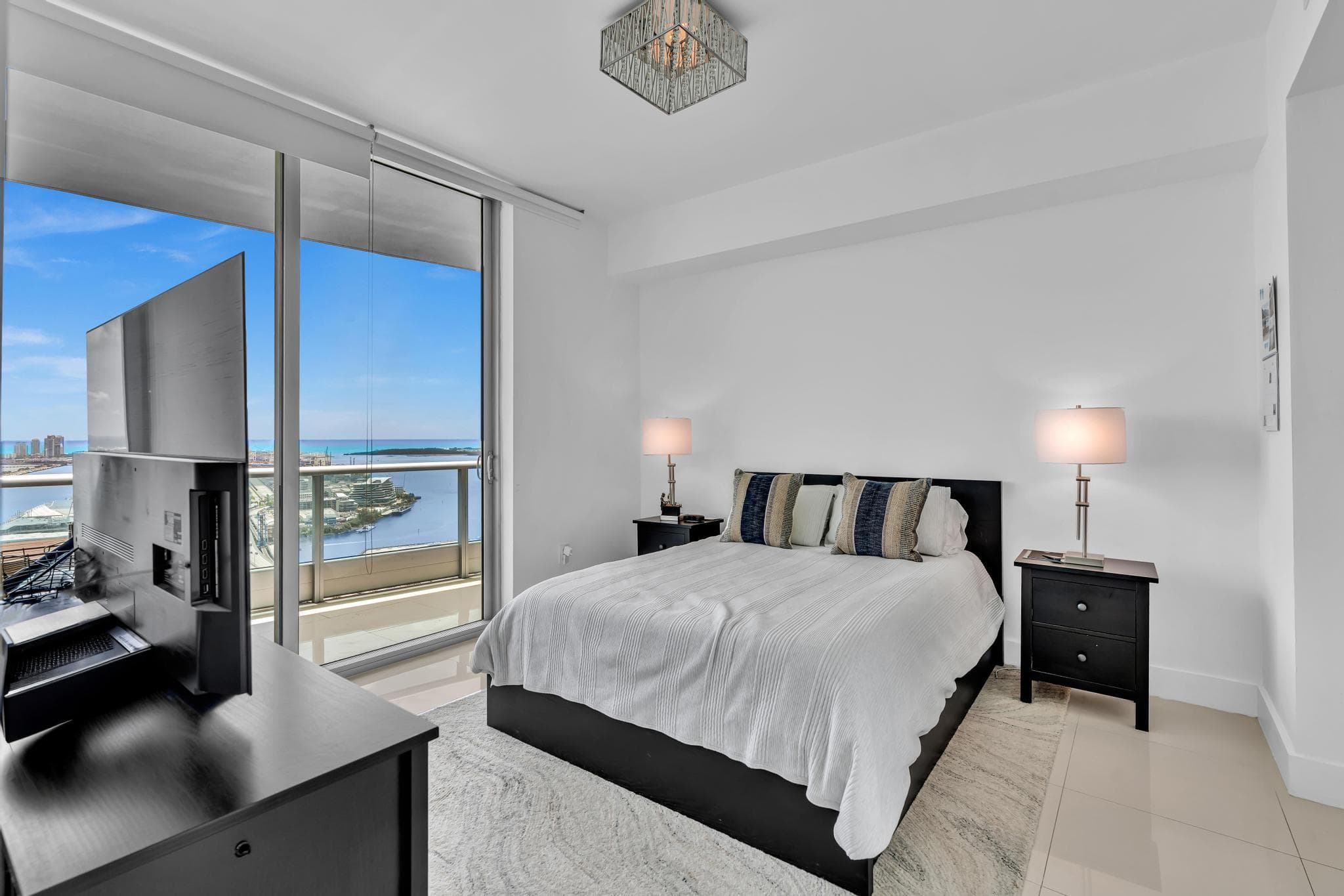 900 Biscayne Boulevard 4703, Miami, FL 33132 — photo 4 of 59