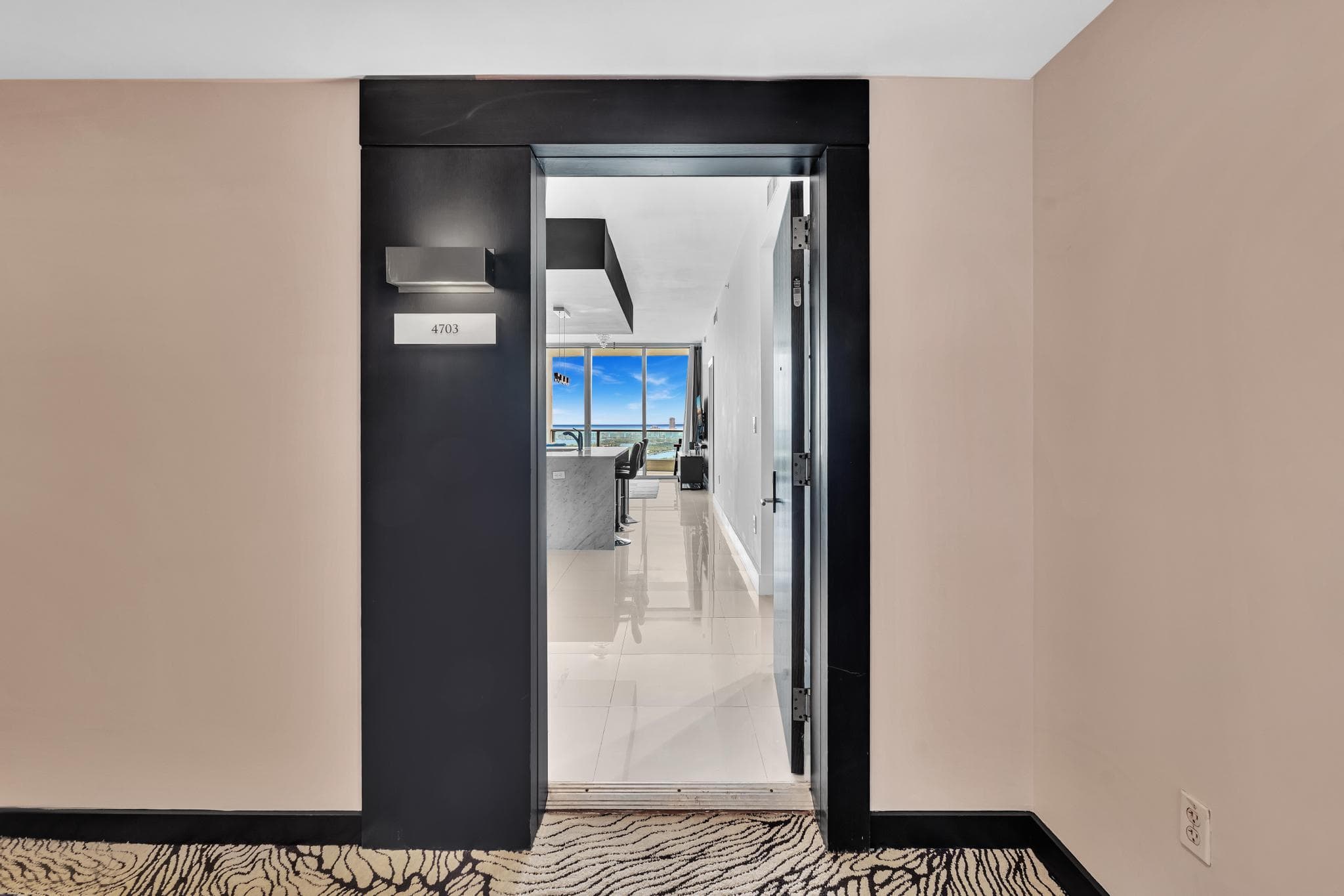 900 Biscayne Boulevard 4703, Miami, FL 33132 — photo 6 of 59