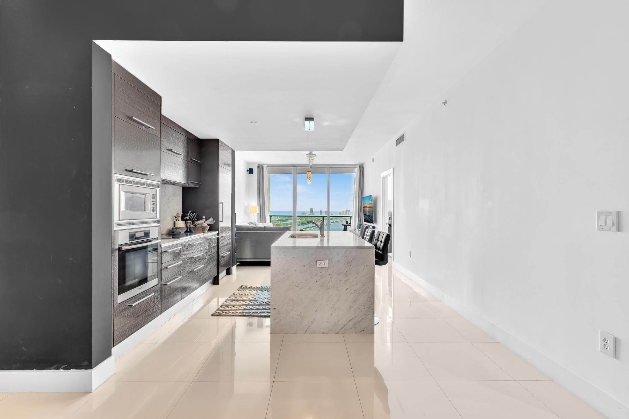 900 Biscayne Boulevard 4703, Miami, FL 33132 — photo 8 of 59