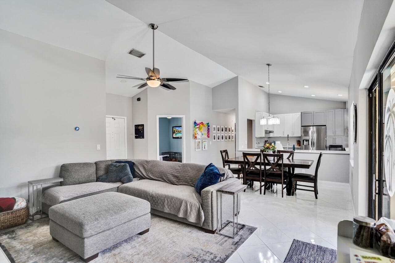 54 Cedar Circle, Boynton Beach, FL 33436 — photo 13 of 59