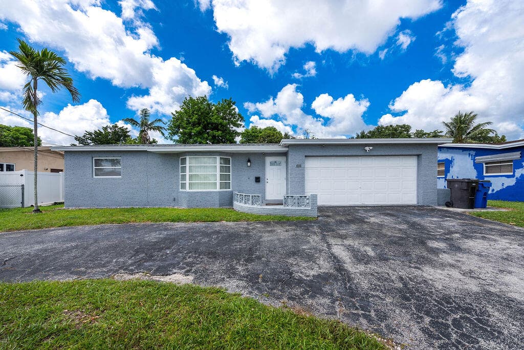 3400 NW 39th Street, Lauderdale Lakes, FL 33309 — photo 1 of 39