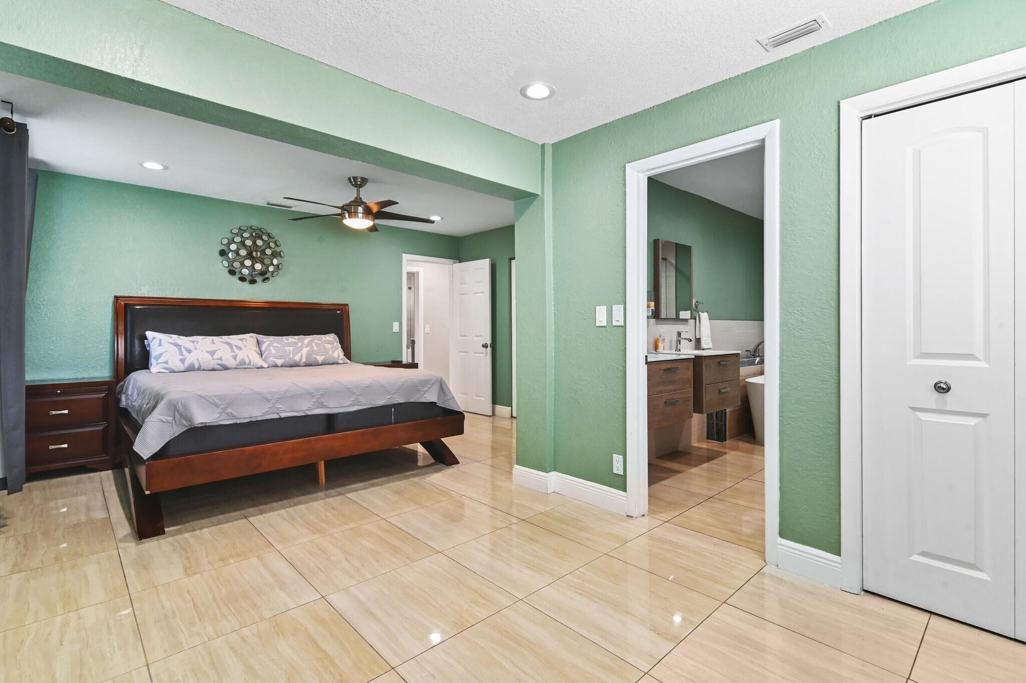 124 Davis Road, Palm Springs, FL 33461 — photo 23 of 44