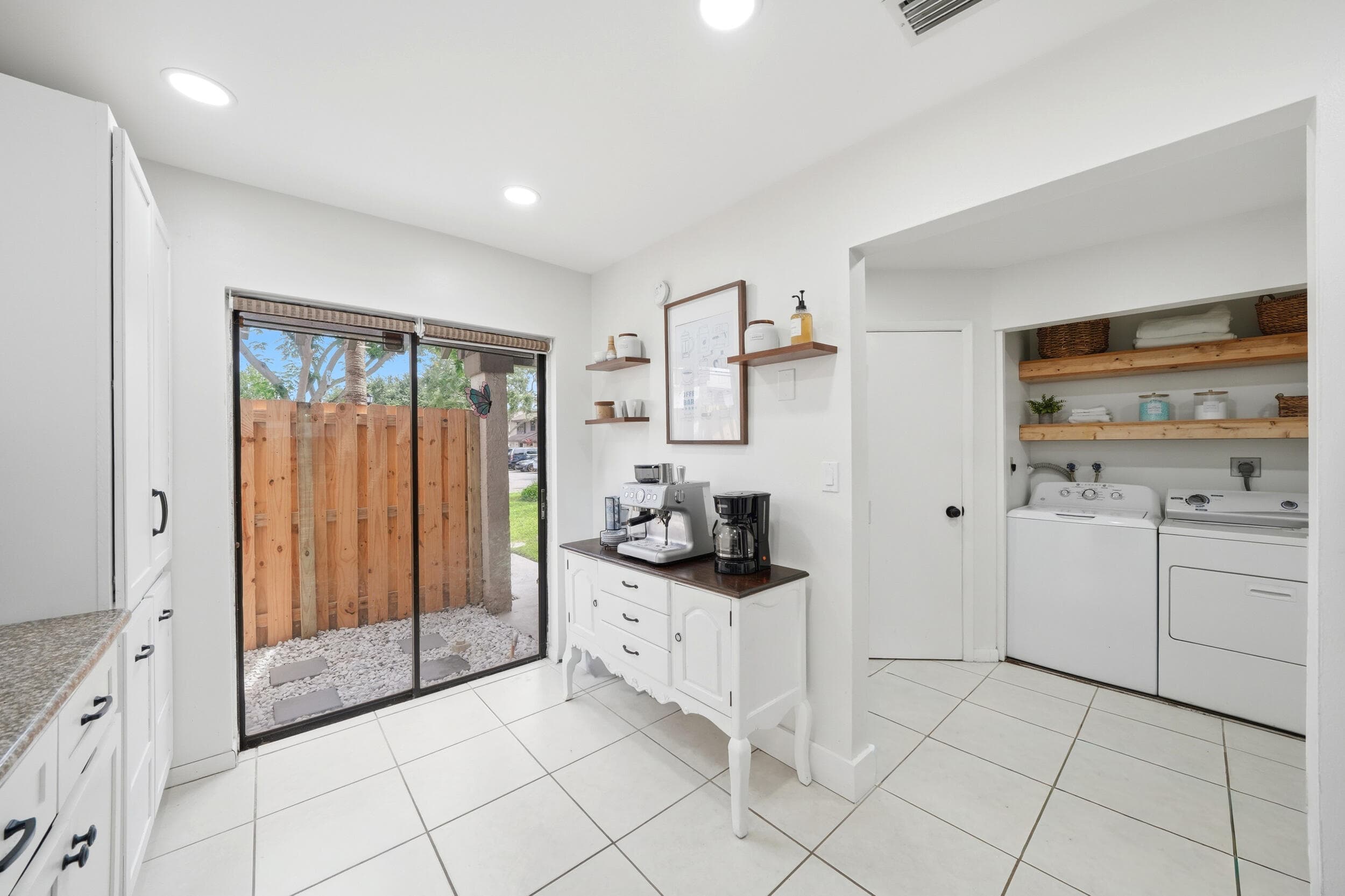 4737 NW 82nd Avenue 1207, Lauderhill, FL 33351 — photo 14 of 37