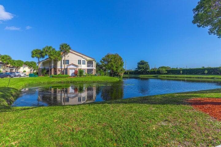 815 W Boynton Beach Boulevard 12-106, Boynton Beach, FL 33426 — photo 35 of 44