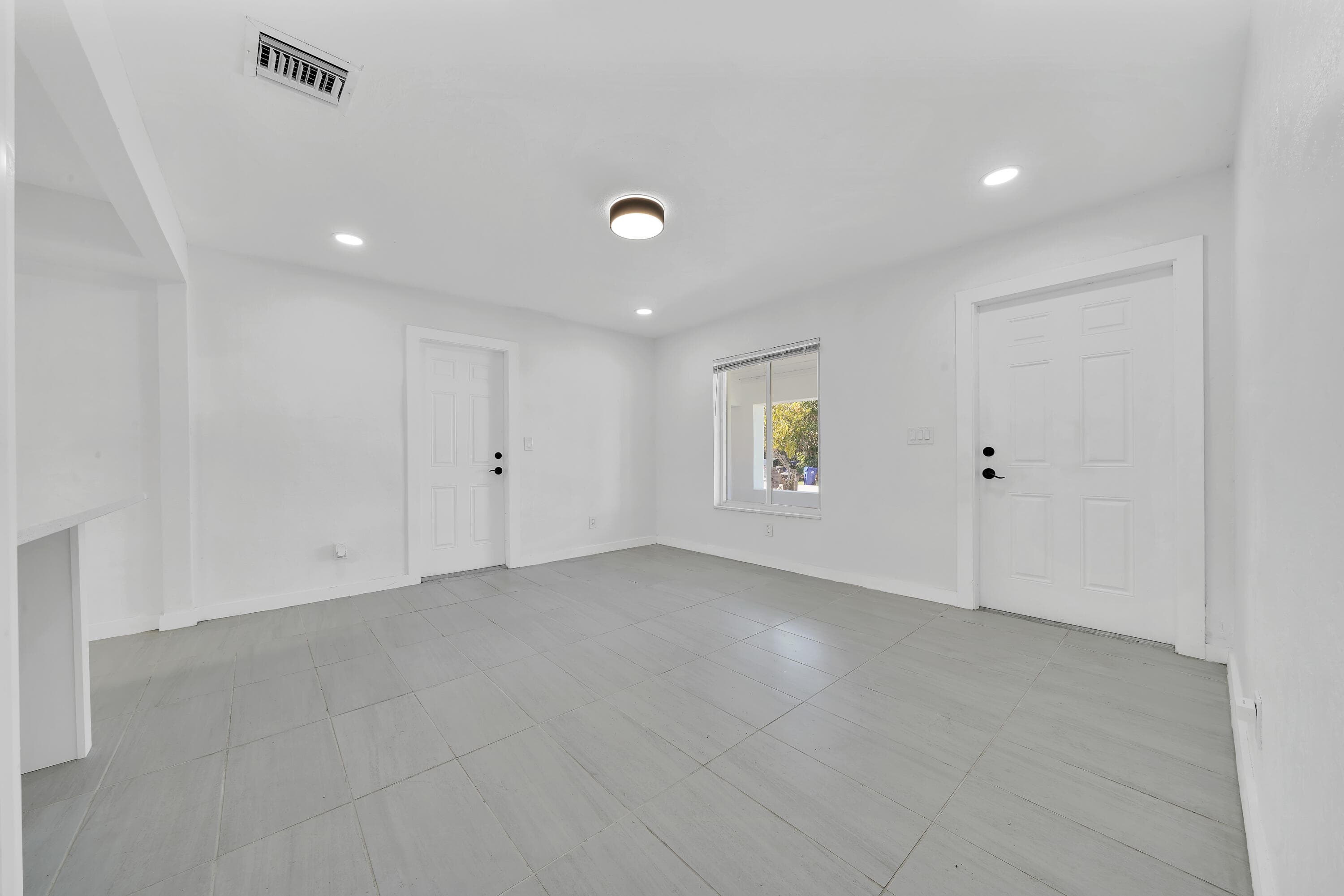 1108 NE 16th Street, Fort Lauderdale, FL 33304 — photo 5 of 37