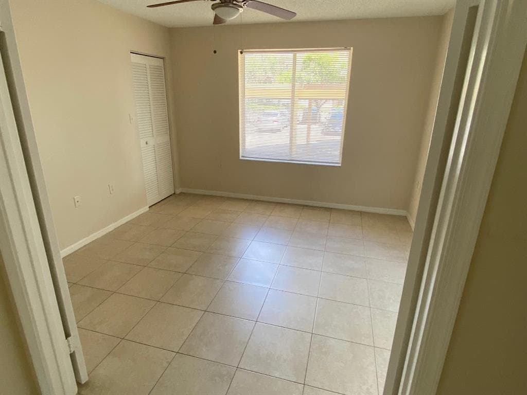 7108 Glenmoor Drive 7108, West Palm Beach, FL 33409 — photo 4 of 16