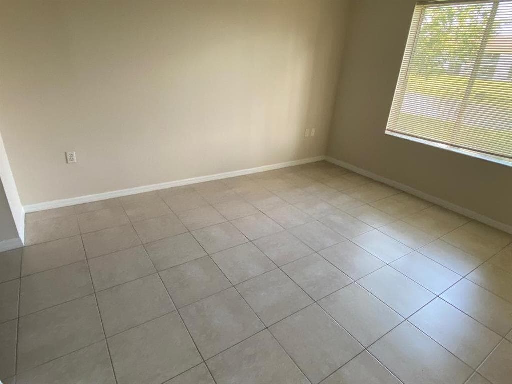 7108 Glenmoor Drive 7108, West Palm Beach, FL 33409 — photo 5 of 16