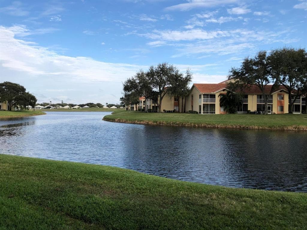 7108 Glenmoor Drive 7108, West Palm Beach, FL 33409 — photo 10 of 16