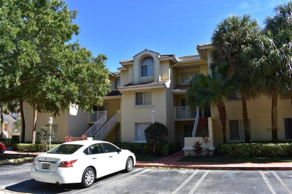 7108 Glenmoor Drive 7108, West Palm Beach, FL 33409 — photo 11 of 16