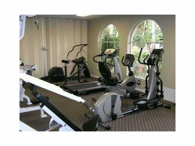 7108 Glenmoor Drive 7108, West Palm Beach, FL 33409 — photo 13 of 16