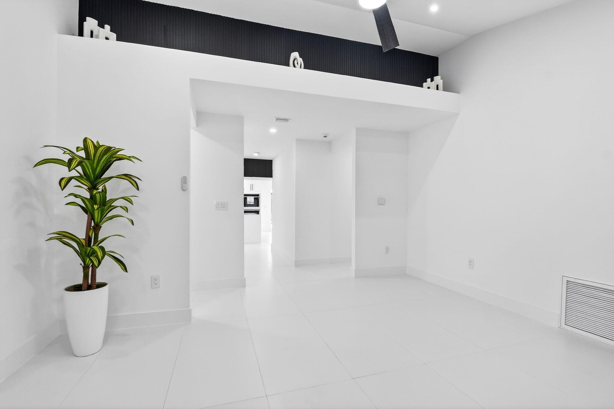 1410 N Beta Ct Court N, Lake Clarke Shores, FL 33406 — photo 14 of 94