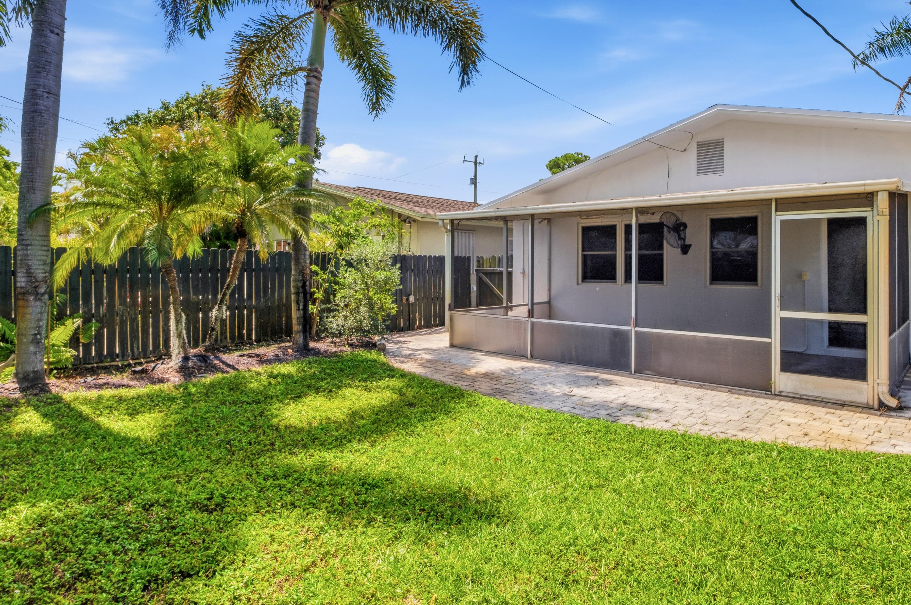 735 NE 34th Court, Oakland Park, FL 33334 — photo 12 of 16