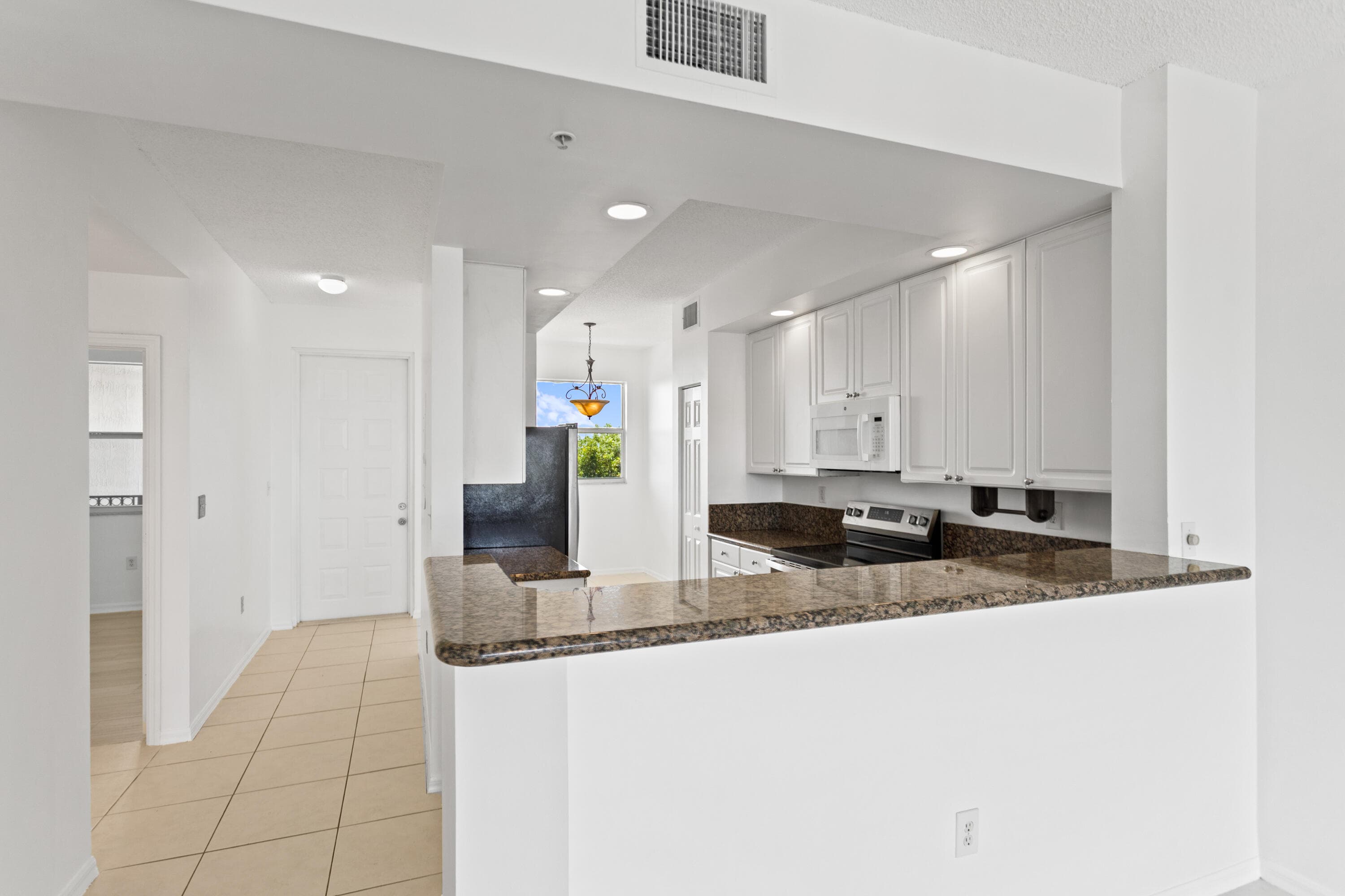 27 Royal Palm Way 503, Boca Raton, FL 33432 — photo 10 of 37