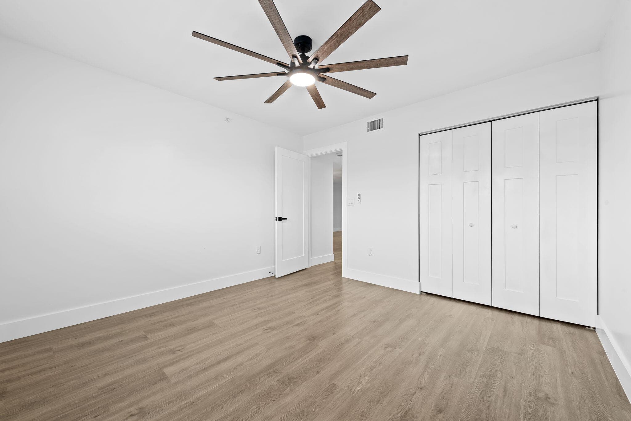 4734 E Lucerne Lakes Blvd E 303, Lake Worth, FL 33467 — photo 6 of 19