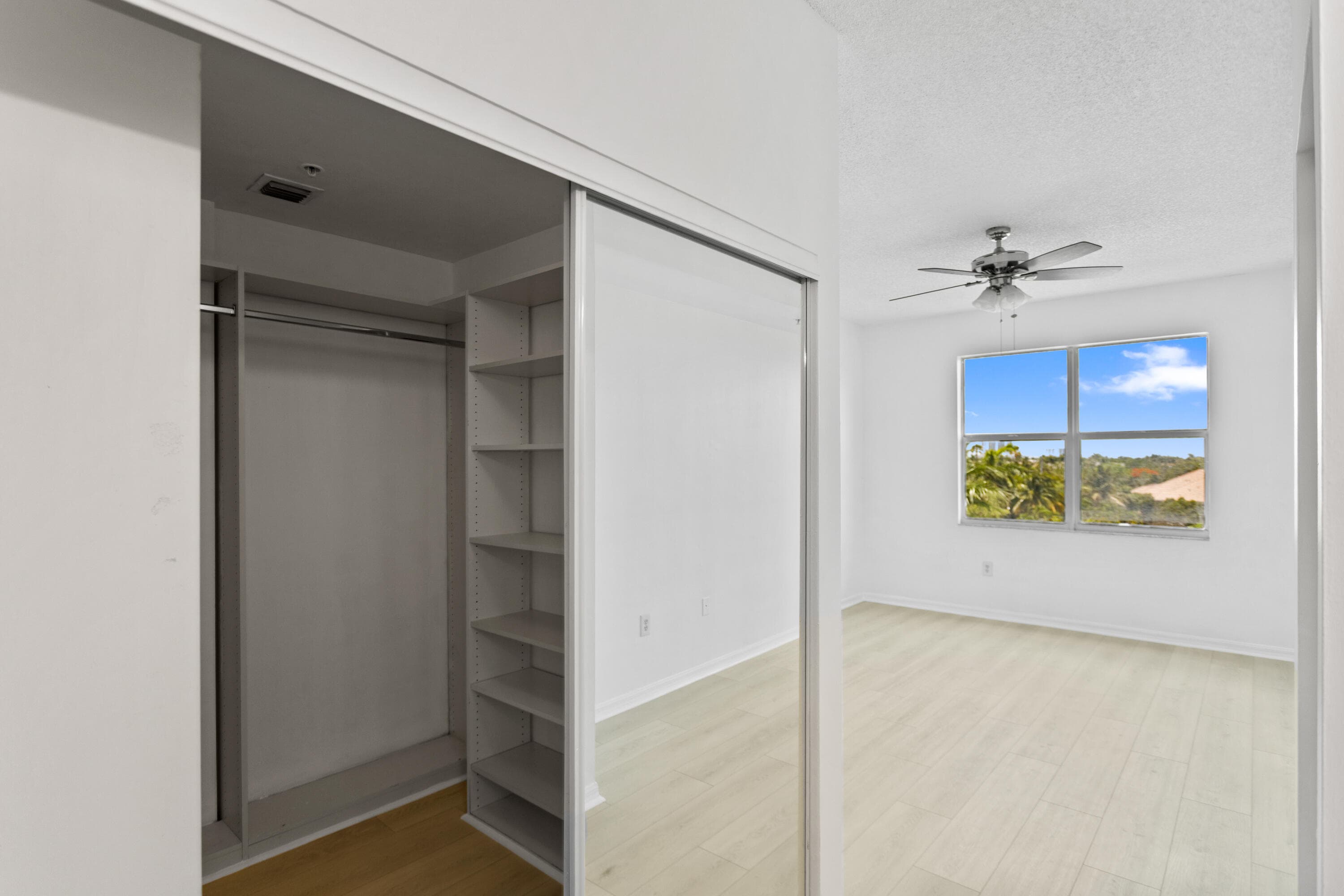 27 Royal Palm Way 503, Boca Raton, FL 33432 — photo 19 of 37